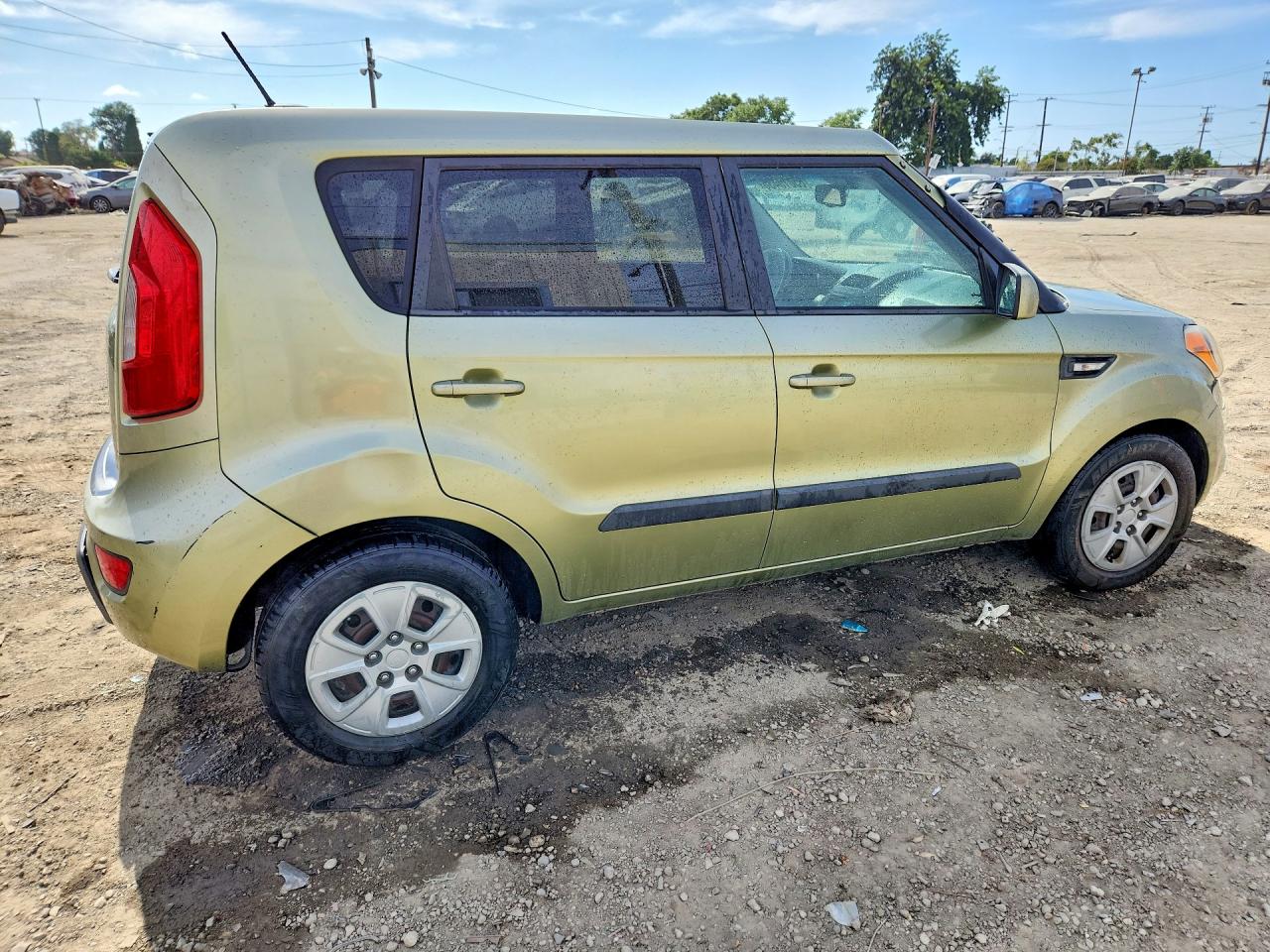 2012 Kia Soul Base Green vin: KNDJT2A56C7475472