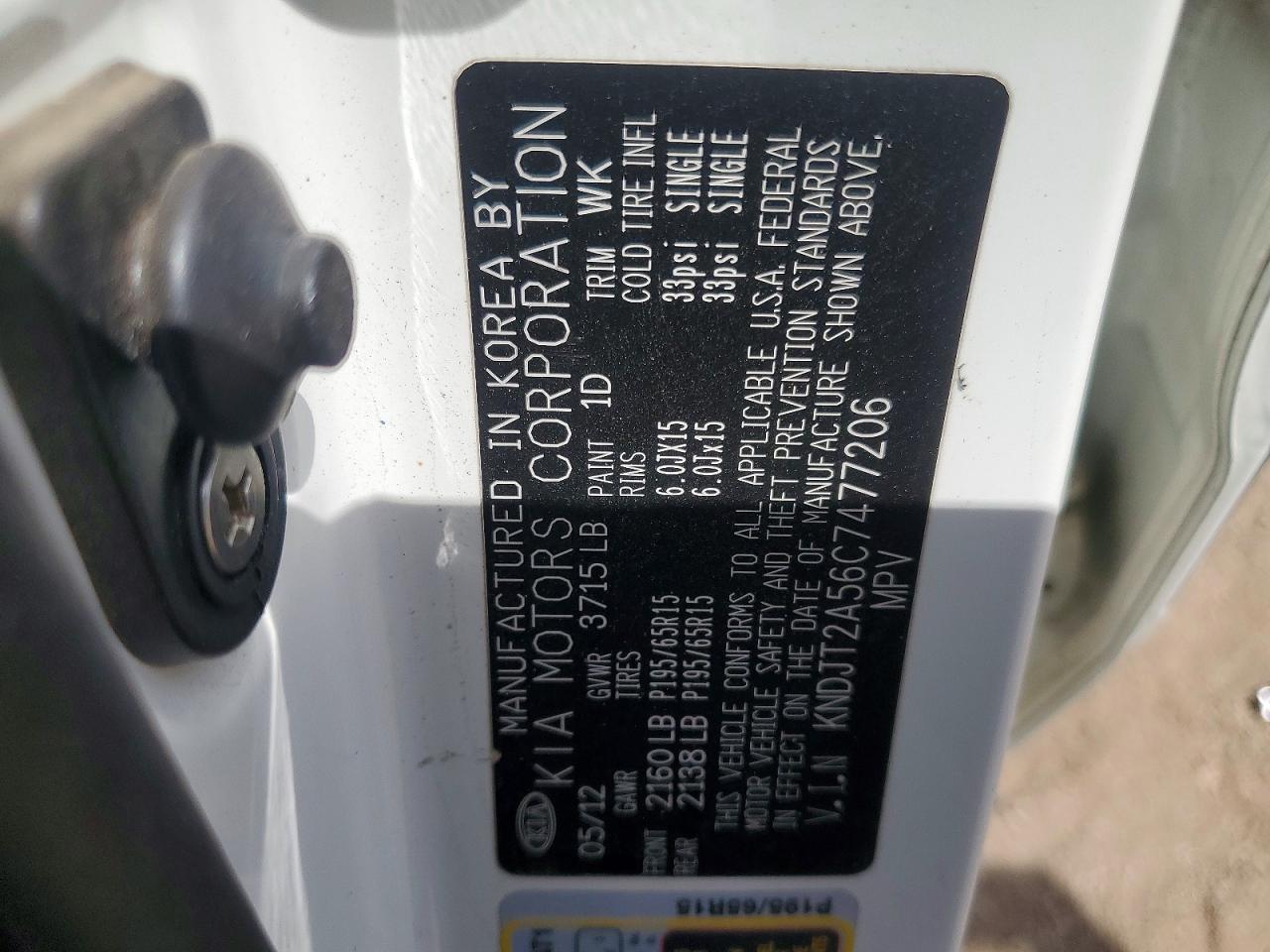 2012 Kia Soul Base White vin: KNDJT2A56C7477206