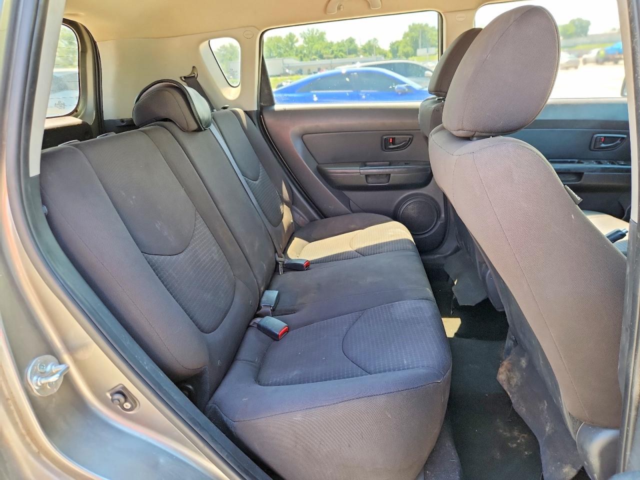 2013 Kia Soul Base Gray vin: KNDJT2A56D7500758