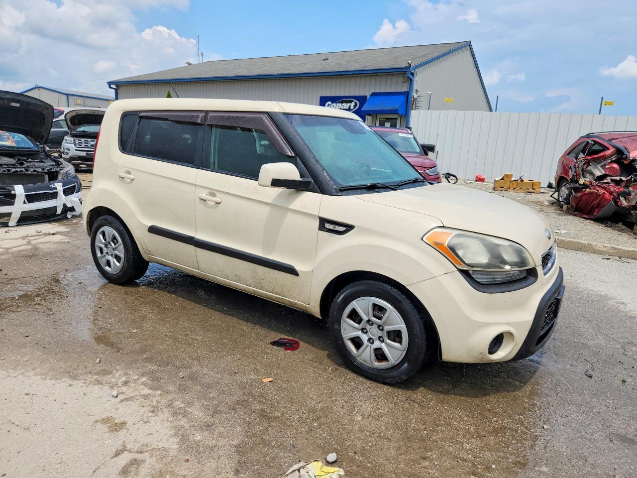 2013 Kia Soul Base Beige vin: KNDJT2A56D7562161
