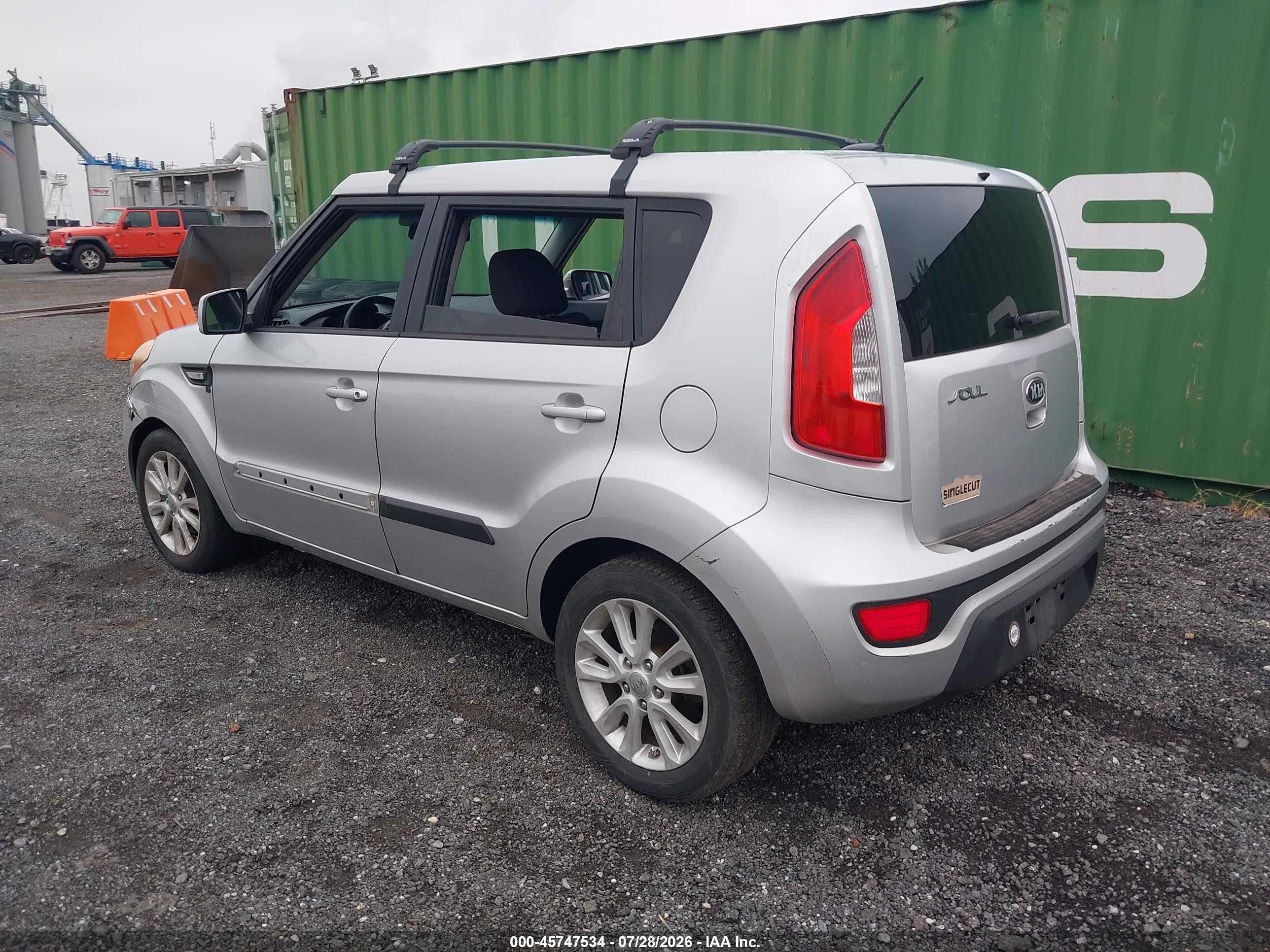 2013 Kia Soul   Silver vin: KNDJT2A56D7567294