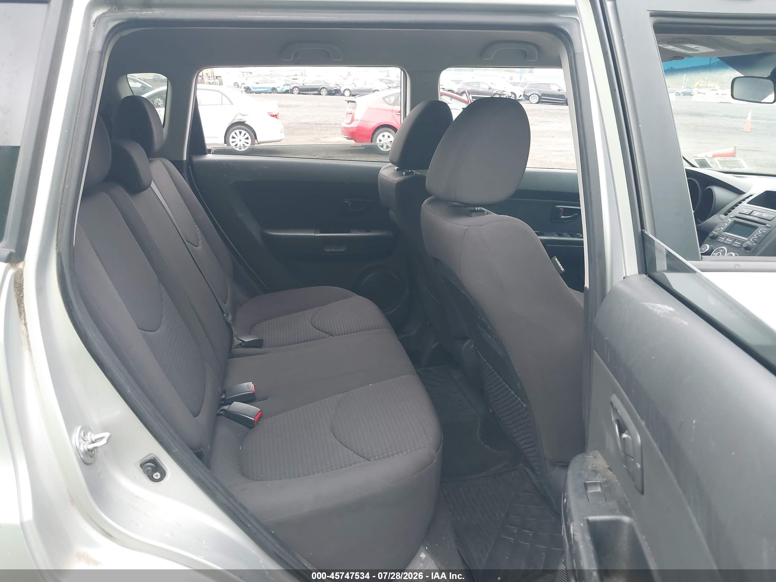 2013 Kia Soul   Silver vin: KNDJT2A56D7567294