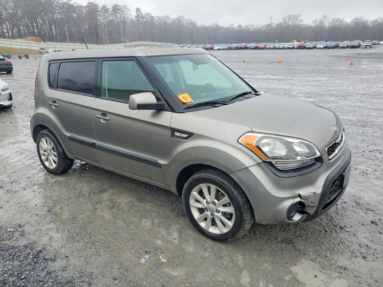 2013 Kia Soul Base Угольный vin: KNDJT2A56D7585746