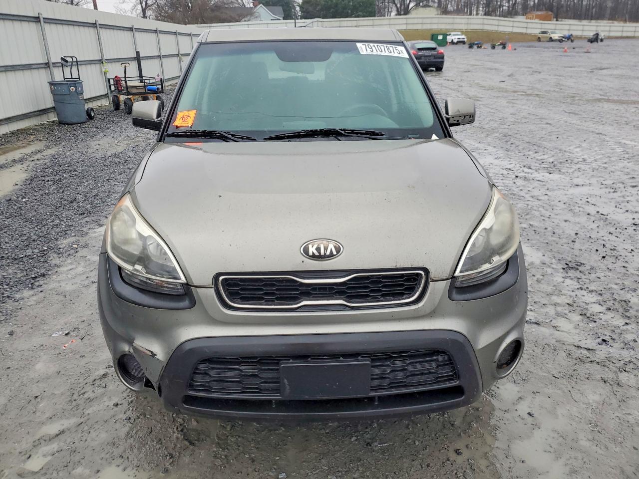 2013 Kia Soul Base Угольный vin: KNDJT2A56D7585746
