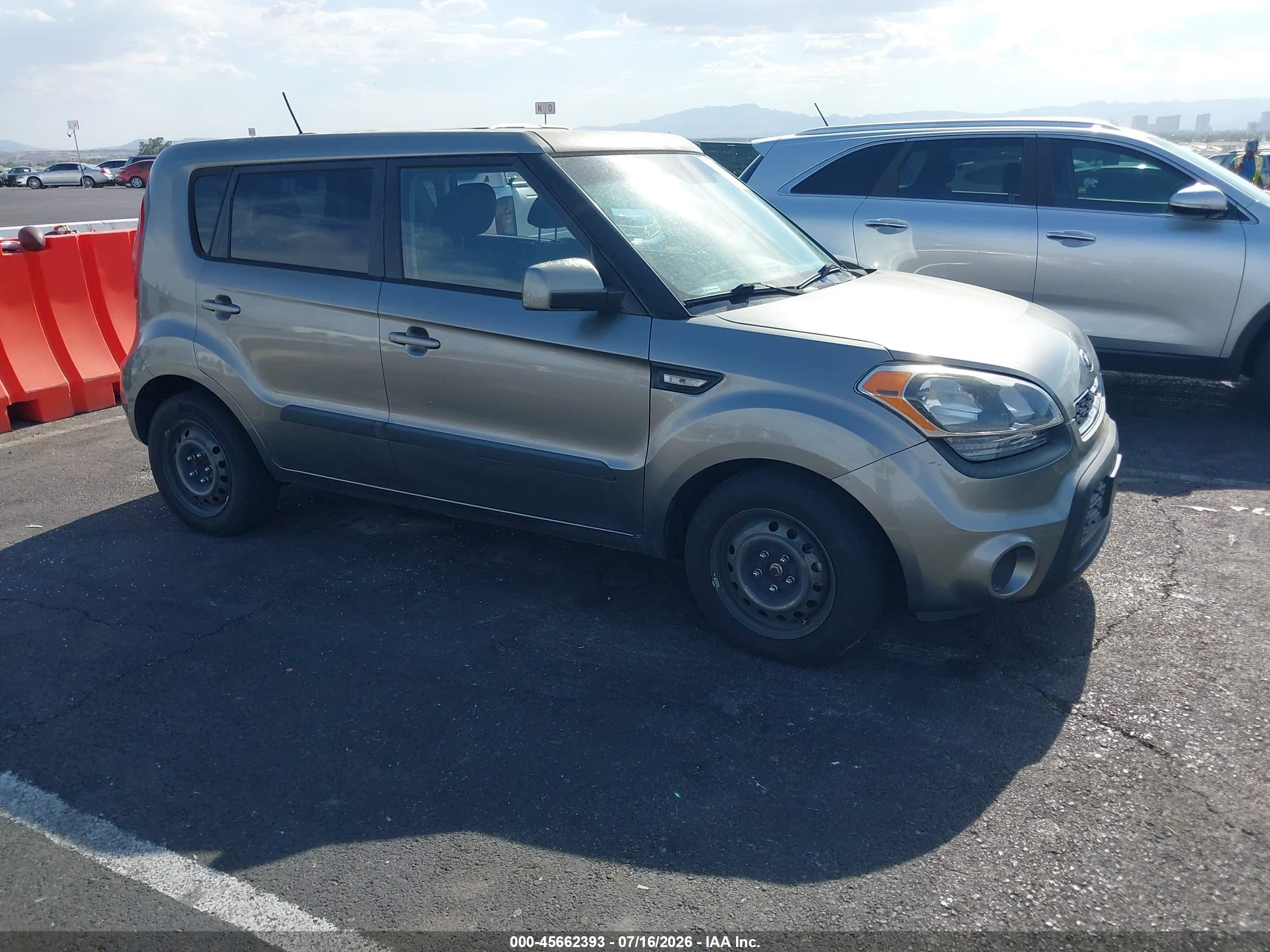 2013 Kia Soul   Серый vin: KNDJT2A56D7605624