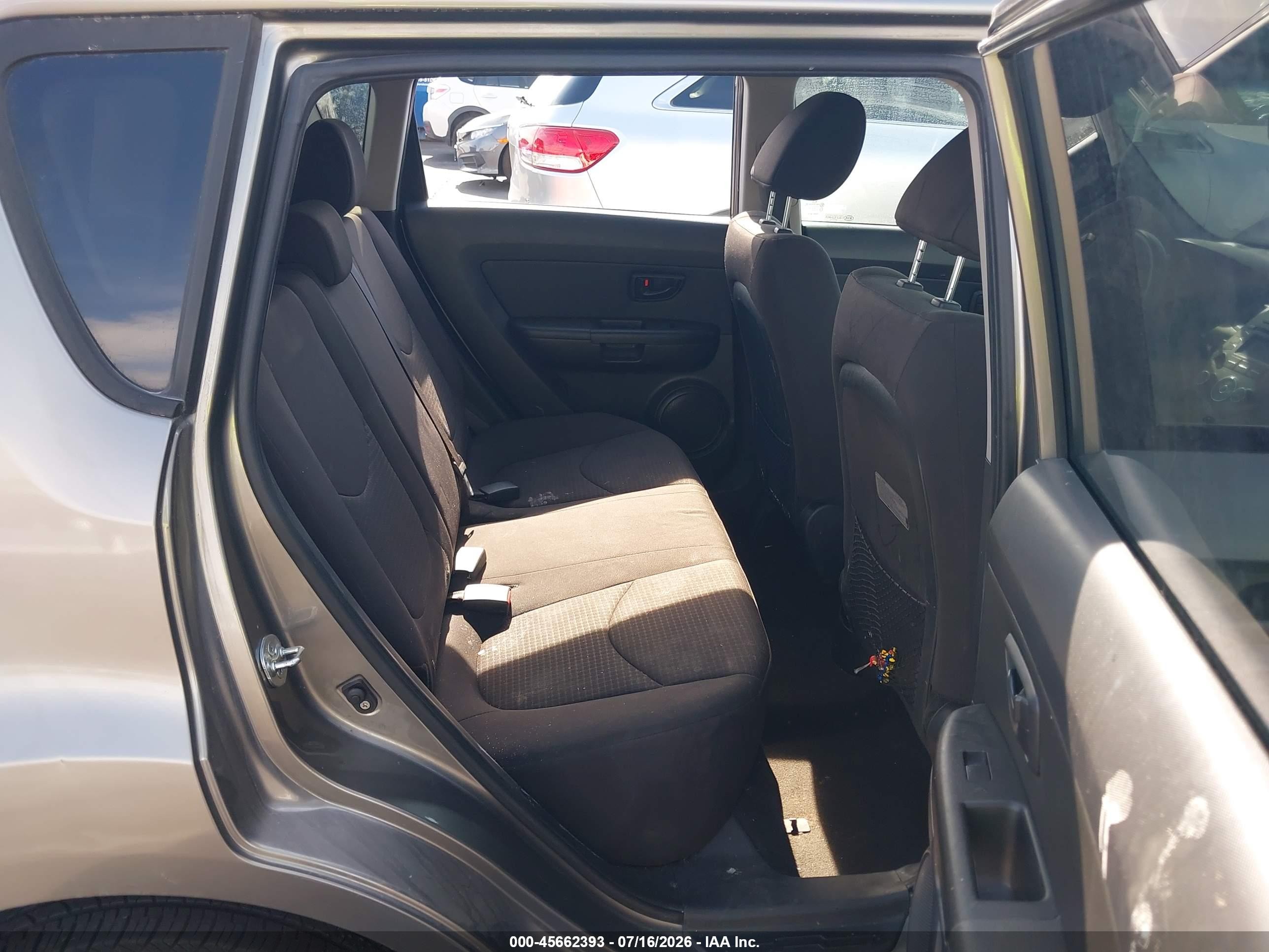 2013 Kia Soul   Серый vin: KNDJT2A56D7605624
