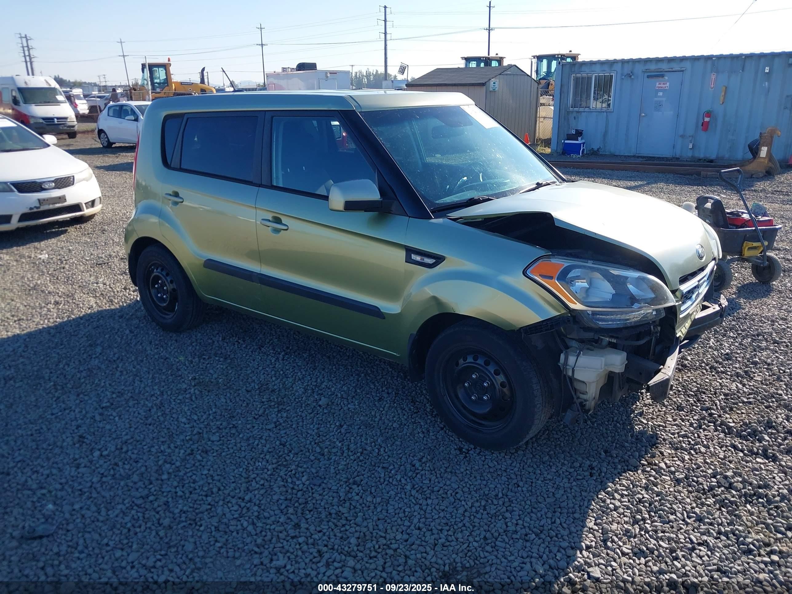2013 Kia Soul Green vin: KNDJT2A56D7618406