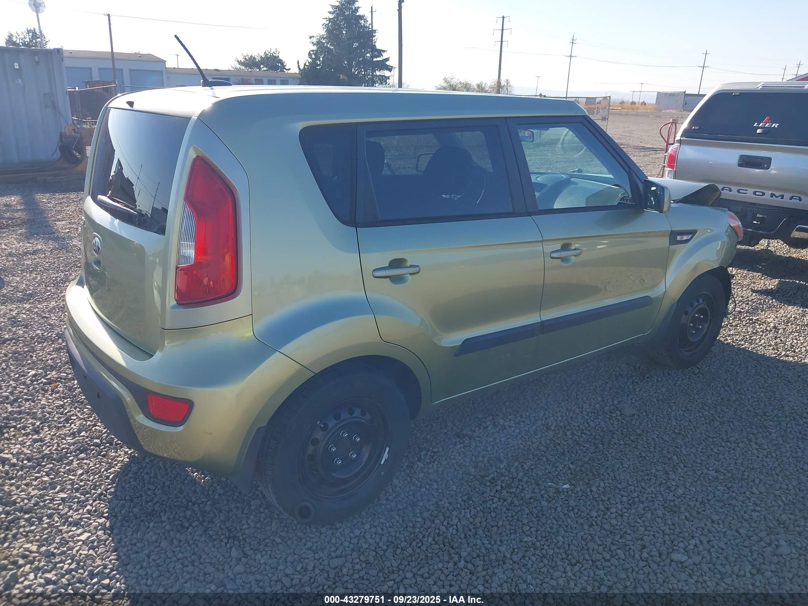 2013 Kia Soul   Green vin: KNDJT2A56D7618406