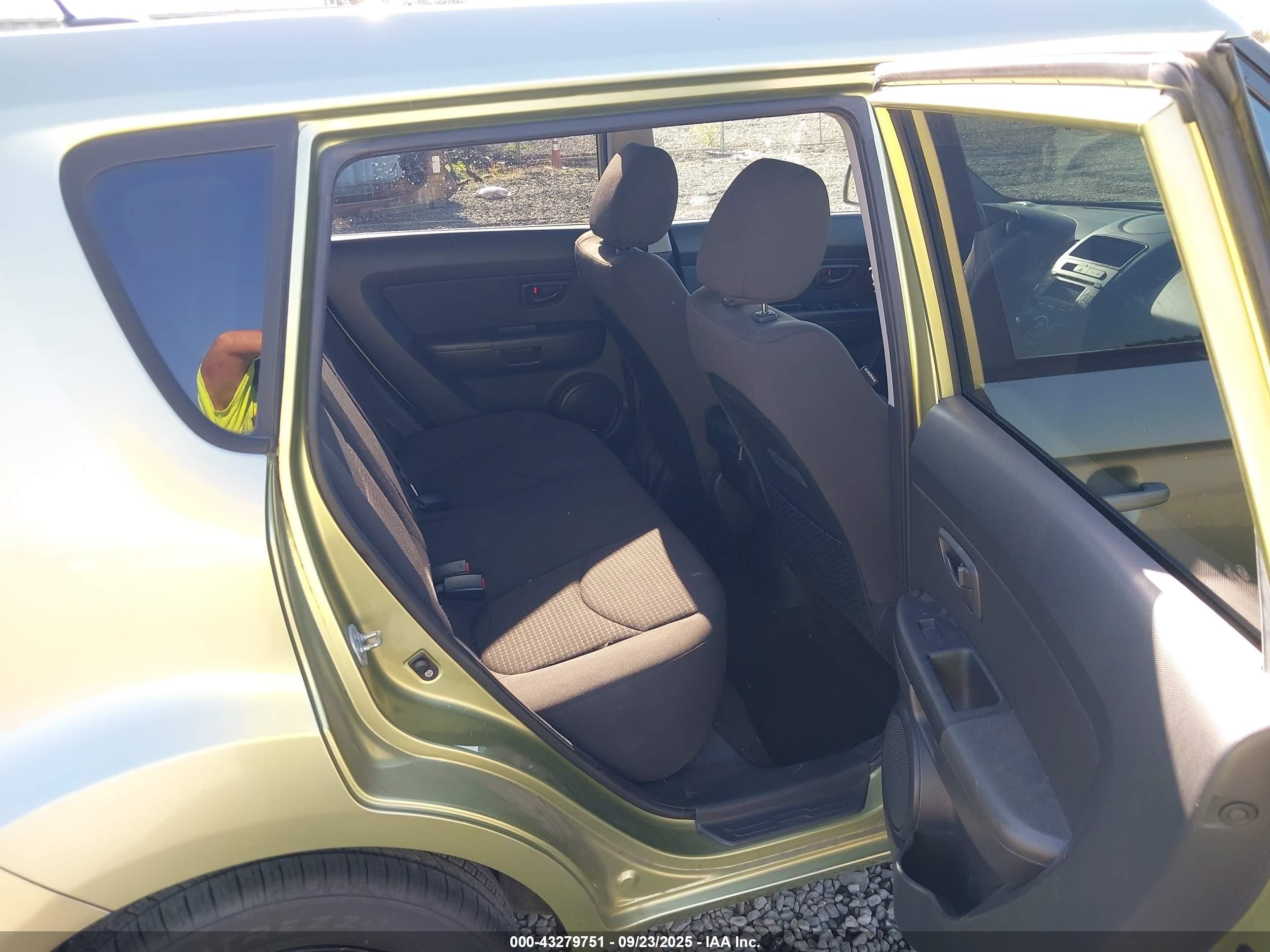 2013 Kia Soul   Green vin: KNDJT2A56D7618406