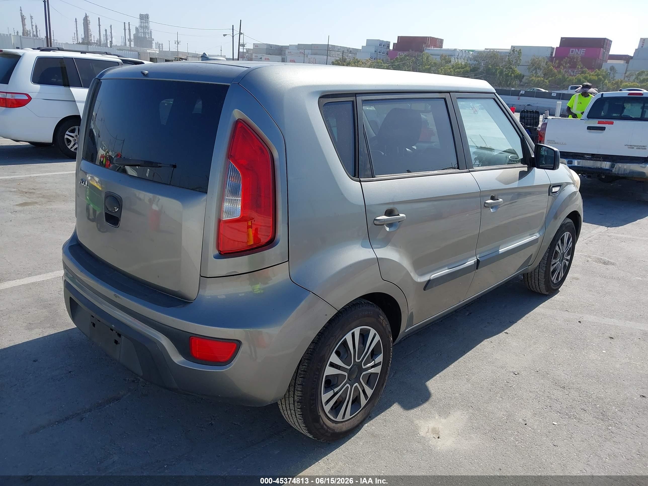 2013 Kia Soul   Gray vin: KNDJT2A56D7622634