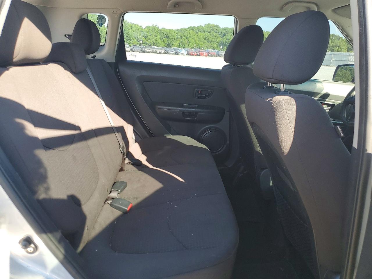 2013 Kia Soul Base Серебряный vin: KNDJT2A56D7768449
