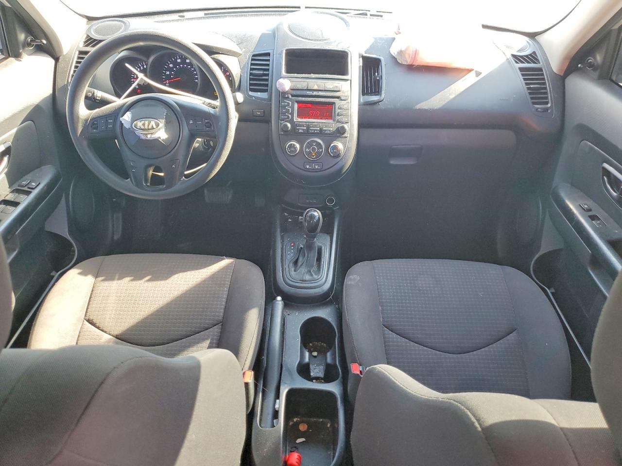 2013 Kia Soul Base Серебряный vin: KNDJT2A56D7768449