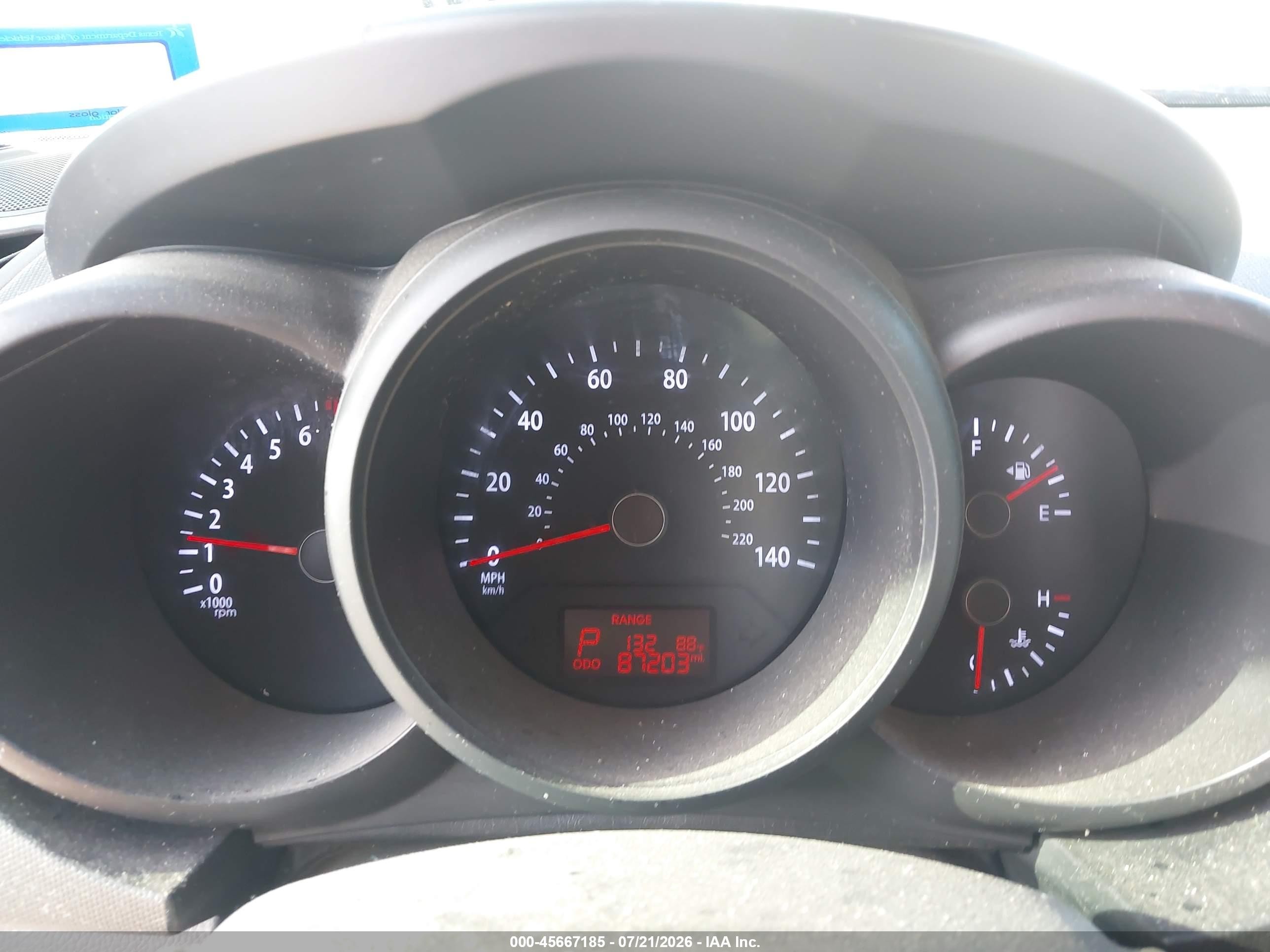 2013 Kia Soul   White vin: KNDJT2A56D7772162