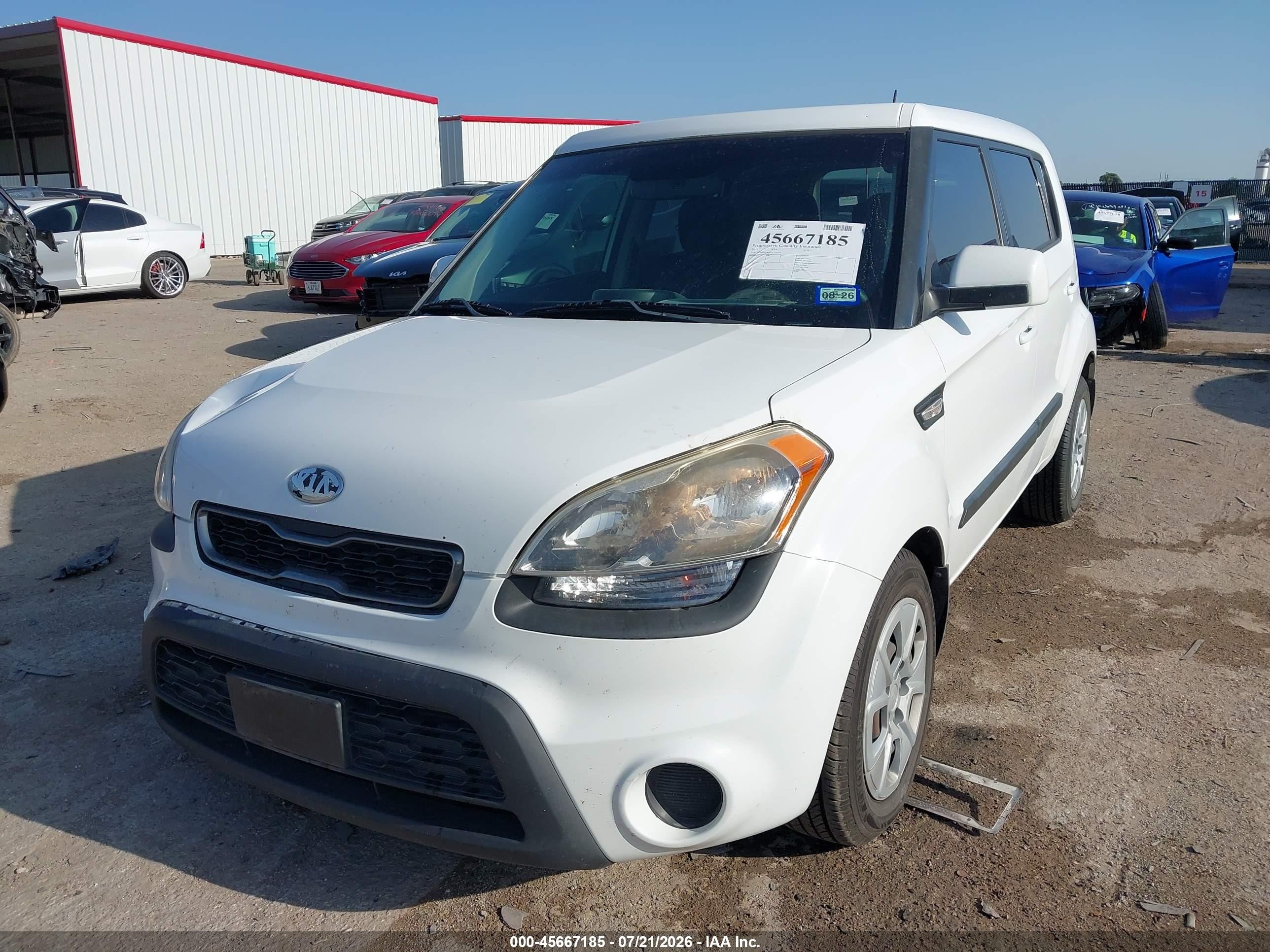 2013 Kia Soul   White vin: KNDJT2A56D7772162