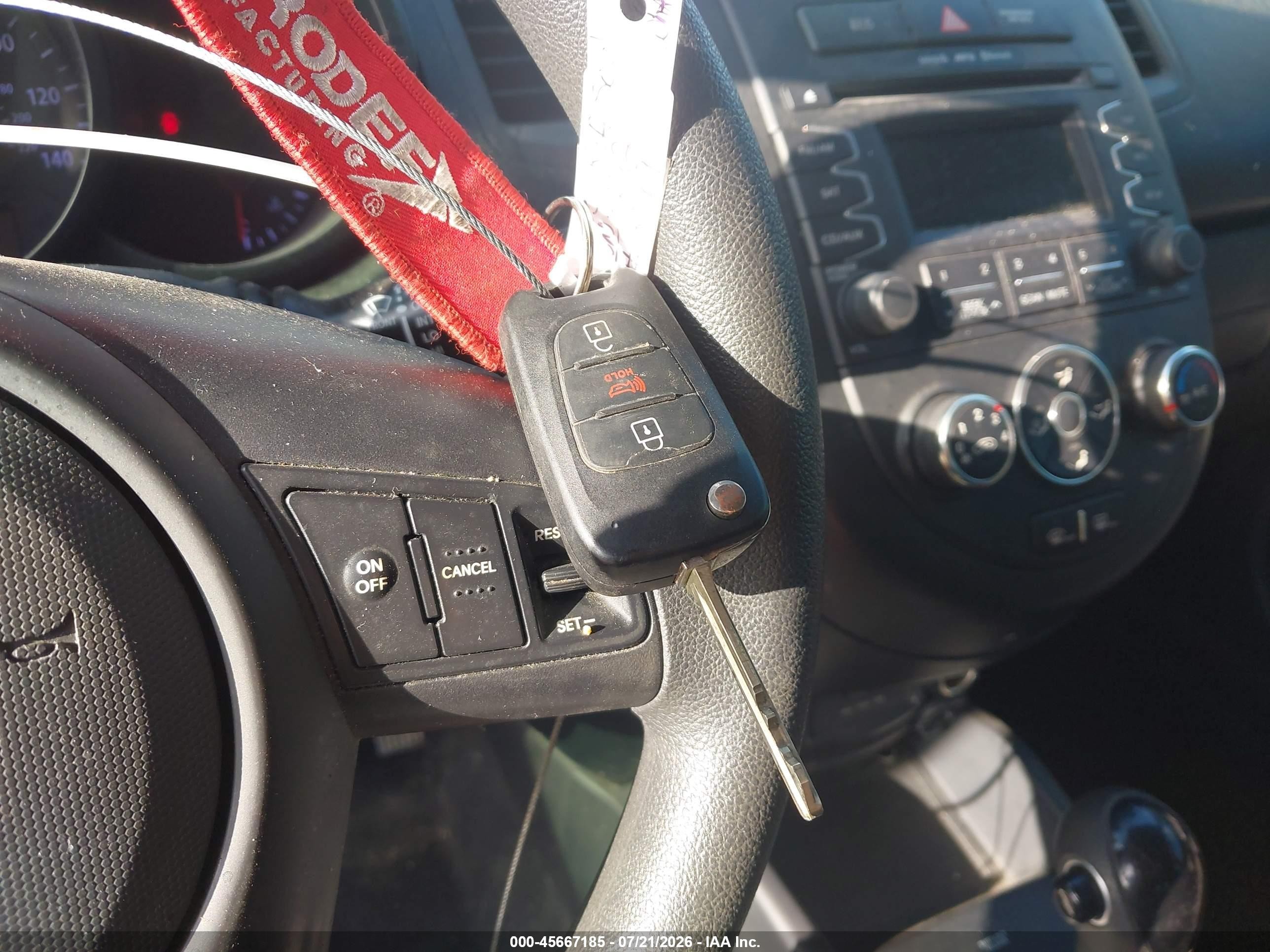 2013 Kia Soul   White vin: KNDJT2A56D7772162