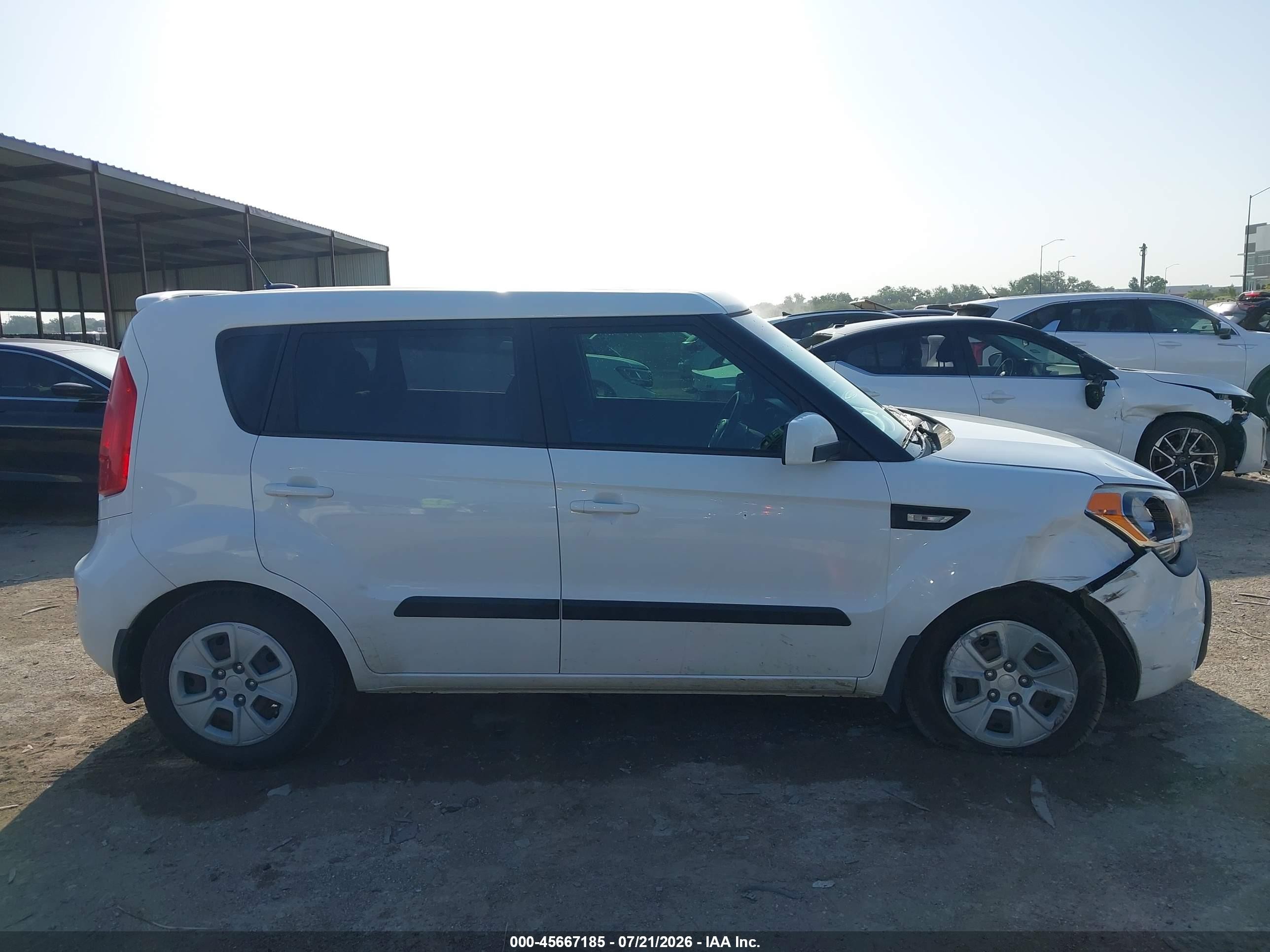 2013 Kia Soul   White vin: KNDJT2A56D7772162