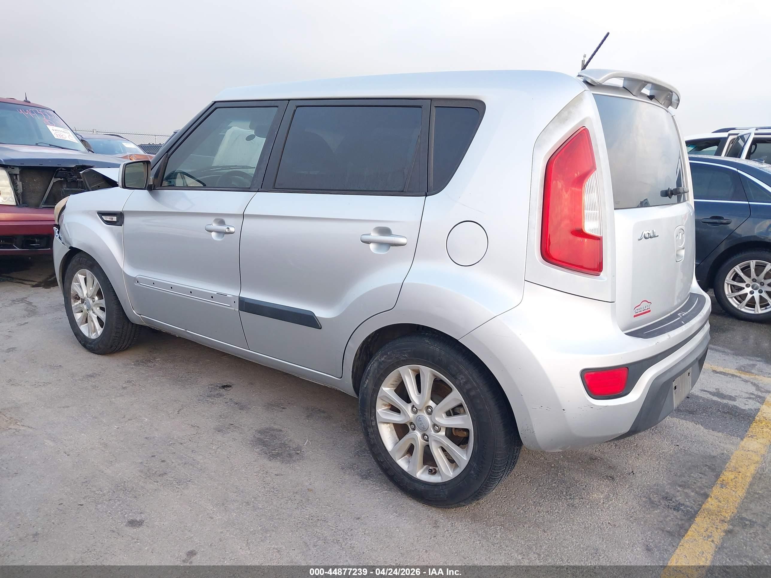 2013 Kia Soul   Silver vin: KNDJT2A56D7774896