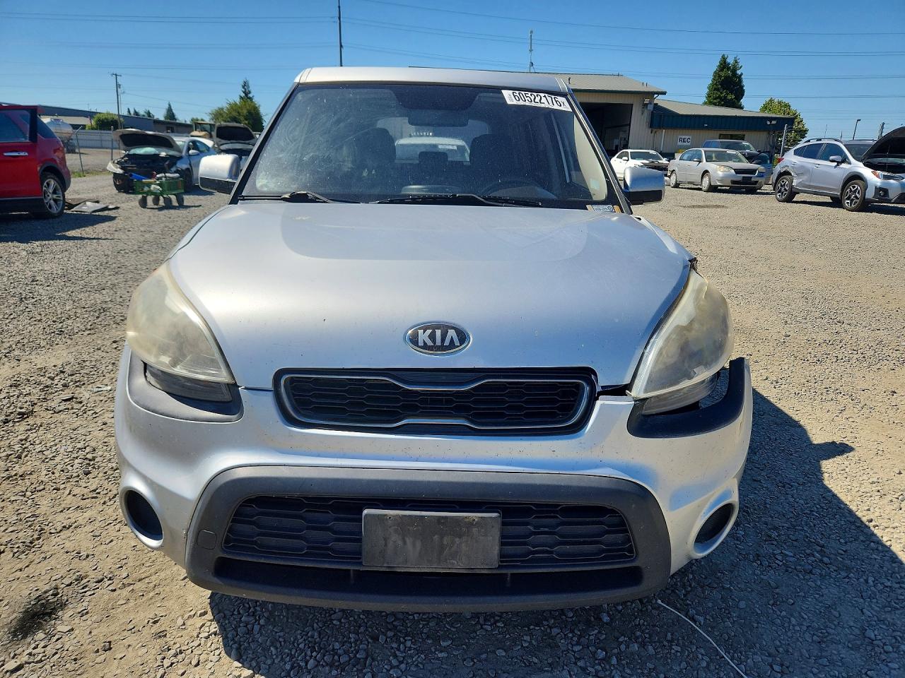 2013 Kia Soul Base Silver vin: KNDJT2A56D7774932