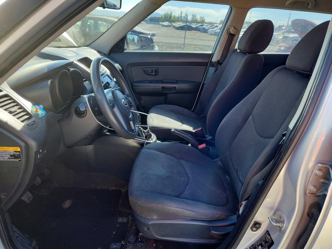 2013 Kia Soul Base Silver vin: KNDJT2A56D7774932