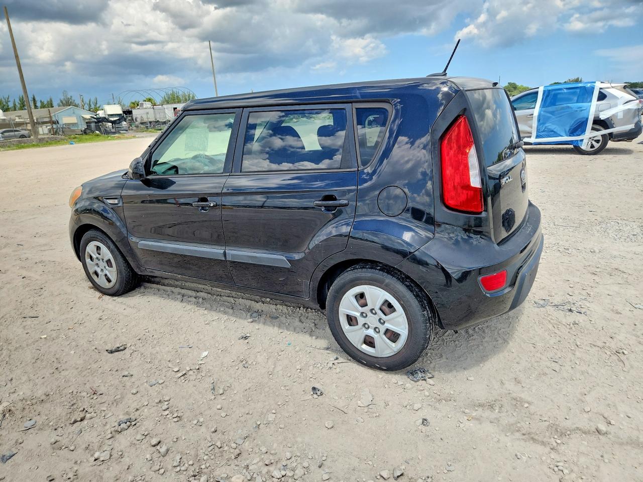 2012 Kia Soul Base Black vin: KNDJT2A57C7477196