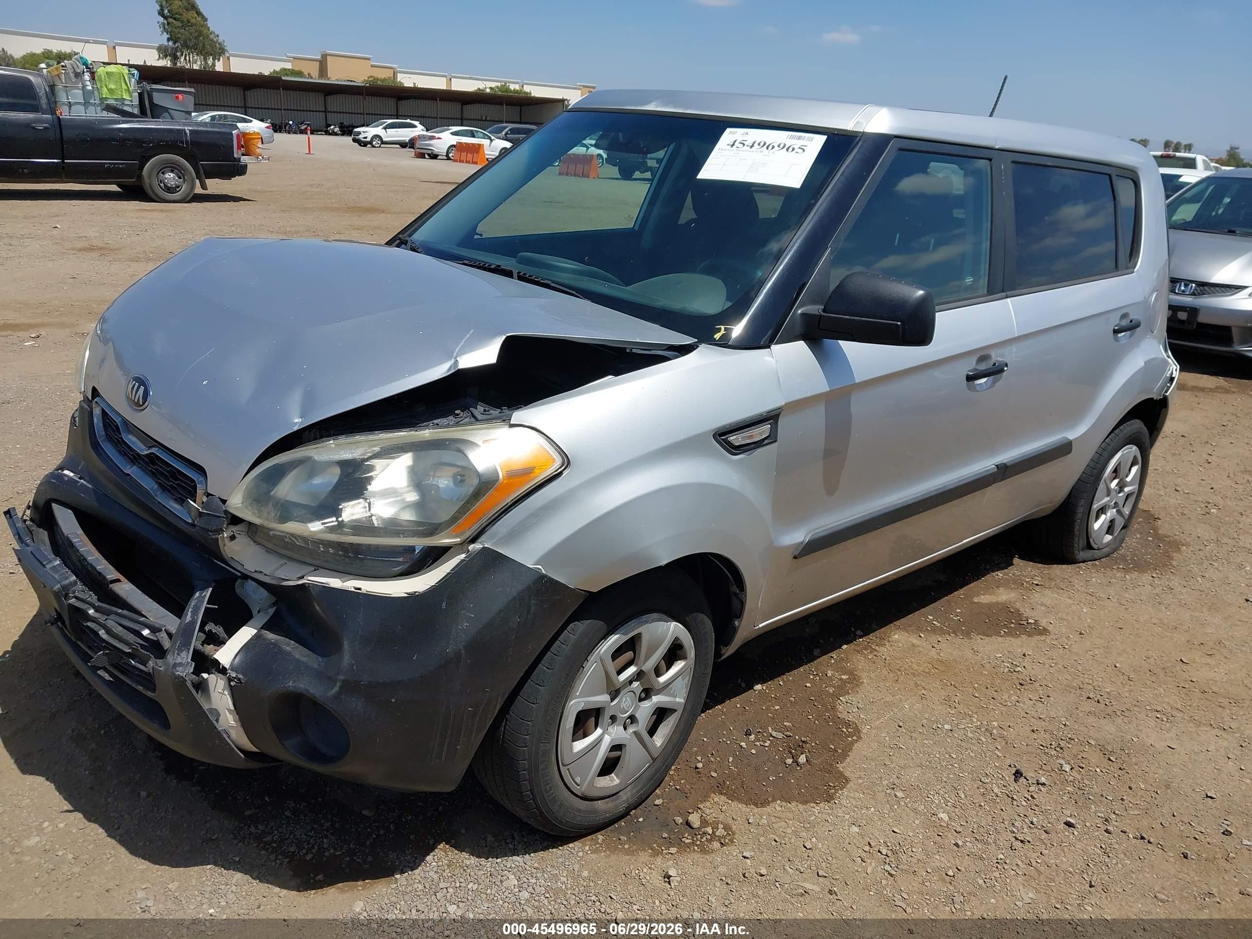 2013 Kia Soul   Серебряный vin: KNDJT2A57D7492105