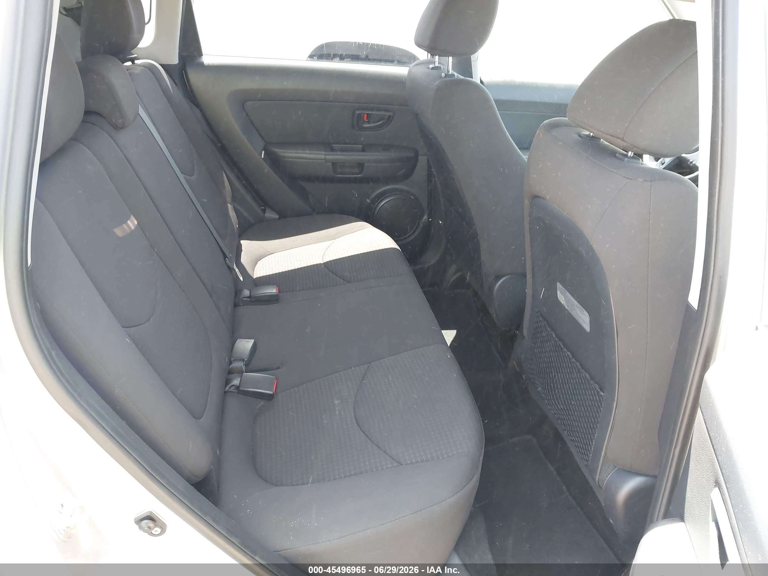 2013 Kia Soul   Серебряный vin: KNDJT2A57D7492105