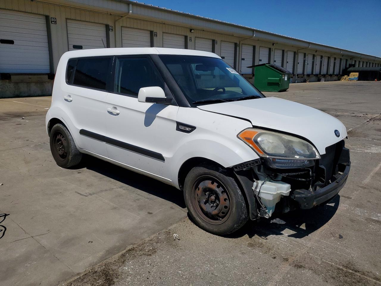 2013 Kia Soul Base White vin: KNDJT2A57D7494033
