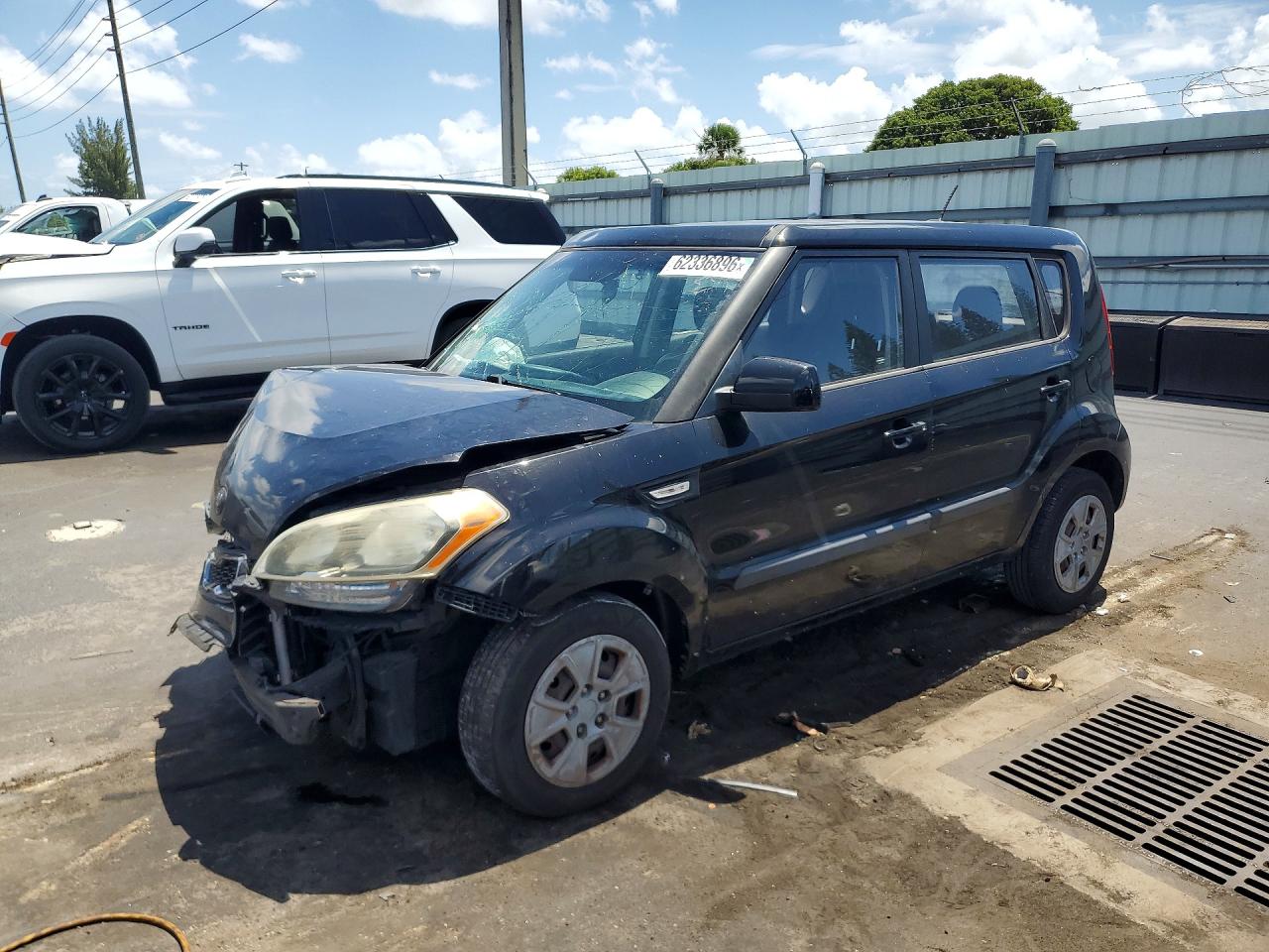 2013 Kia Soul Base Black vin: KNDJT2A57D7562752