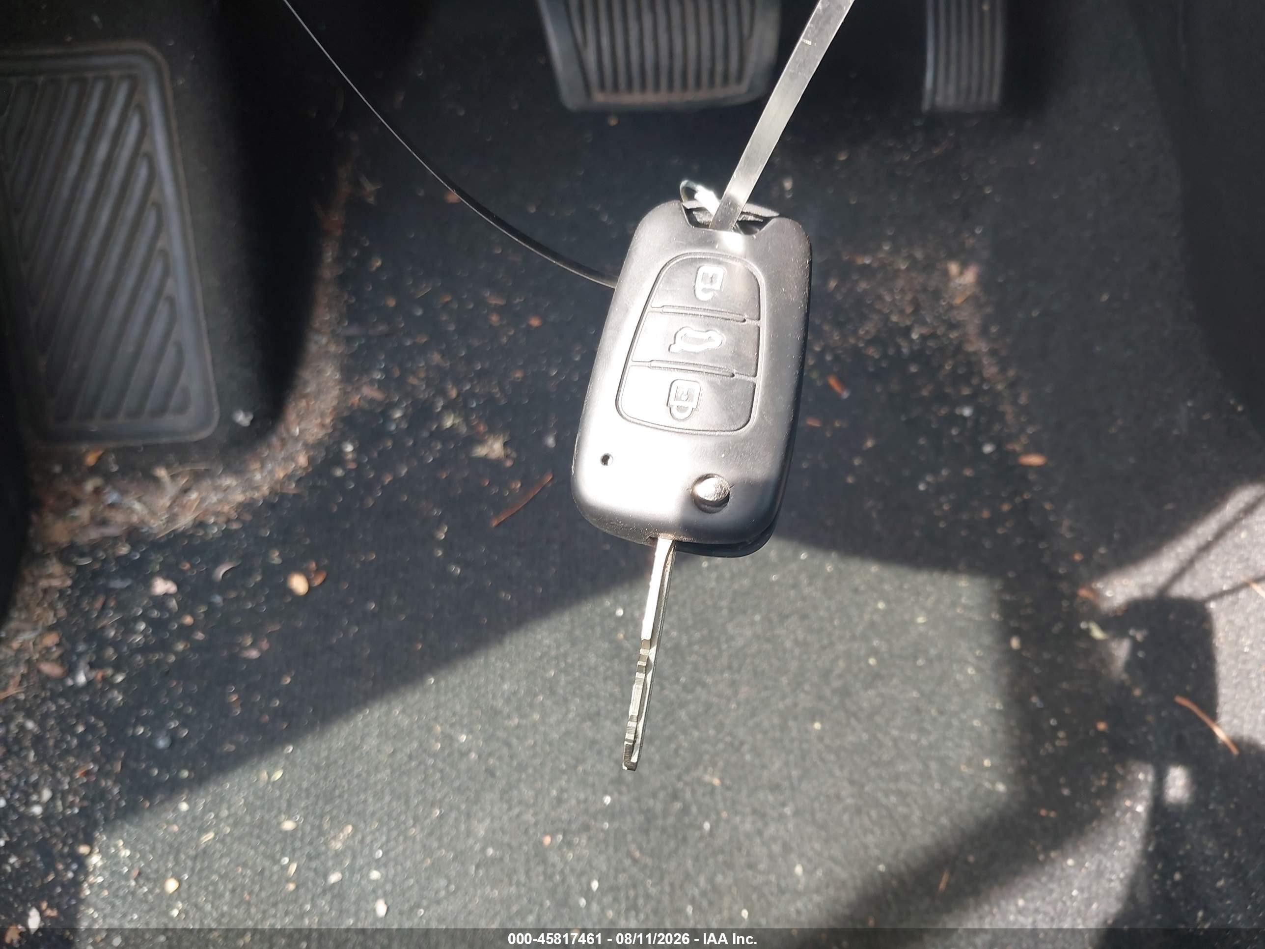 2013 Kia Soul Gray vin: KNDJT2A57D7575176