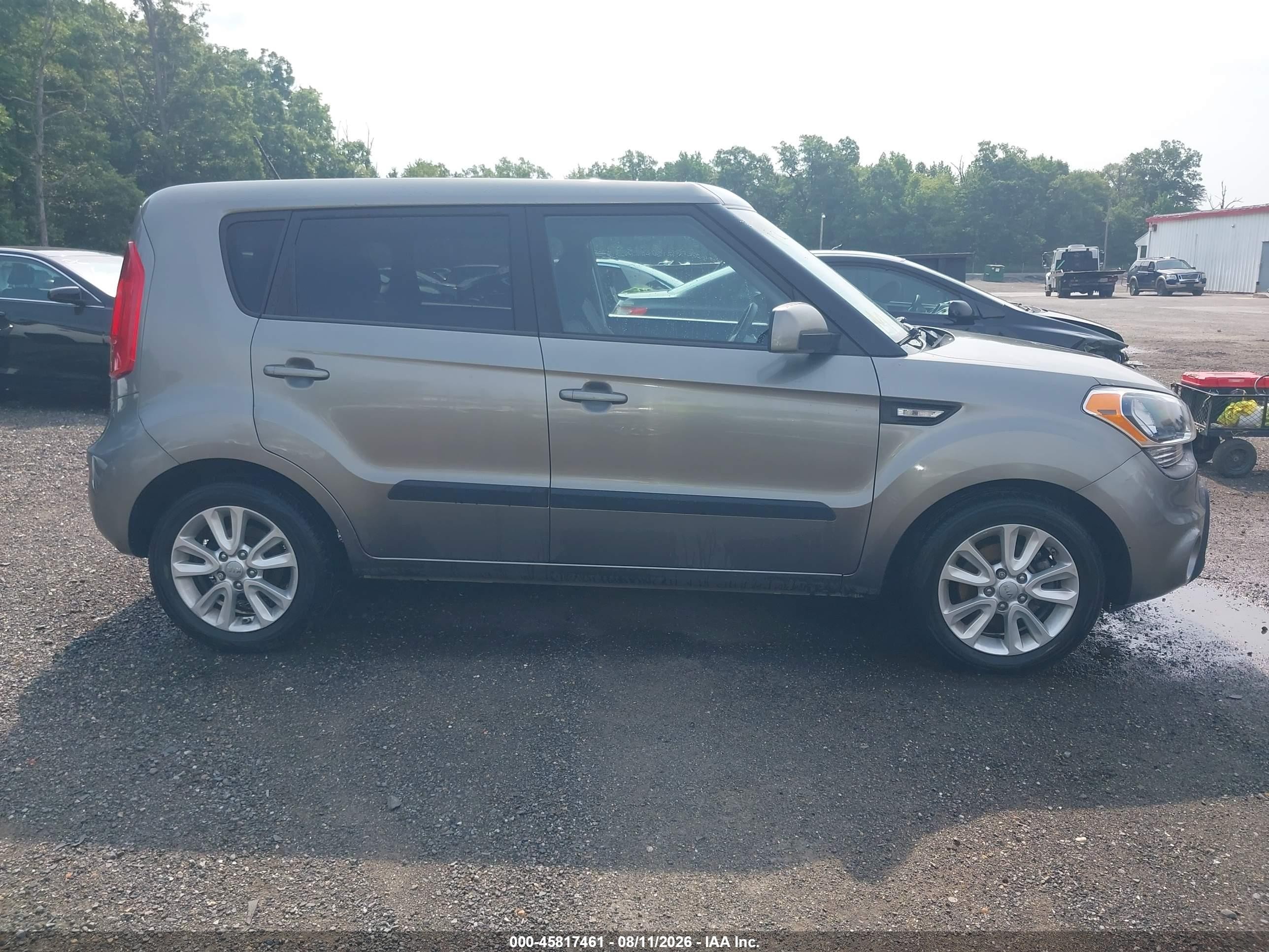 2013 Kia Soul Gray vin: KNDJT2A57D7575176