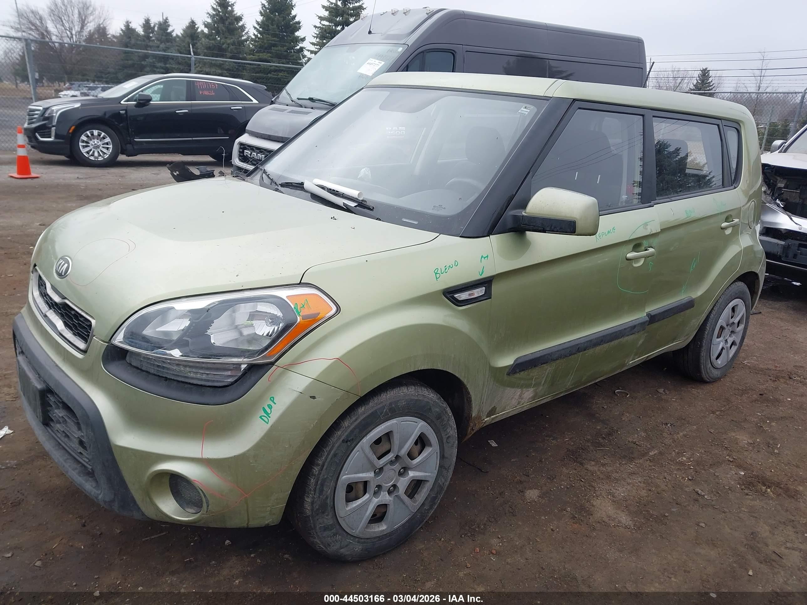 2013 Kia Soul   Green vin: KNDJT2A57D7576683