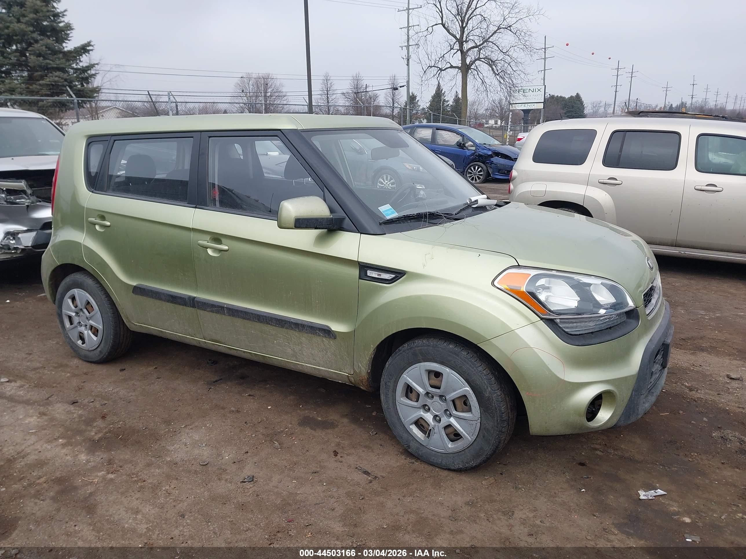 2013 Kia Soul   Green vin: KNDJT2A57D7576683