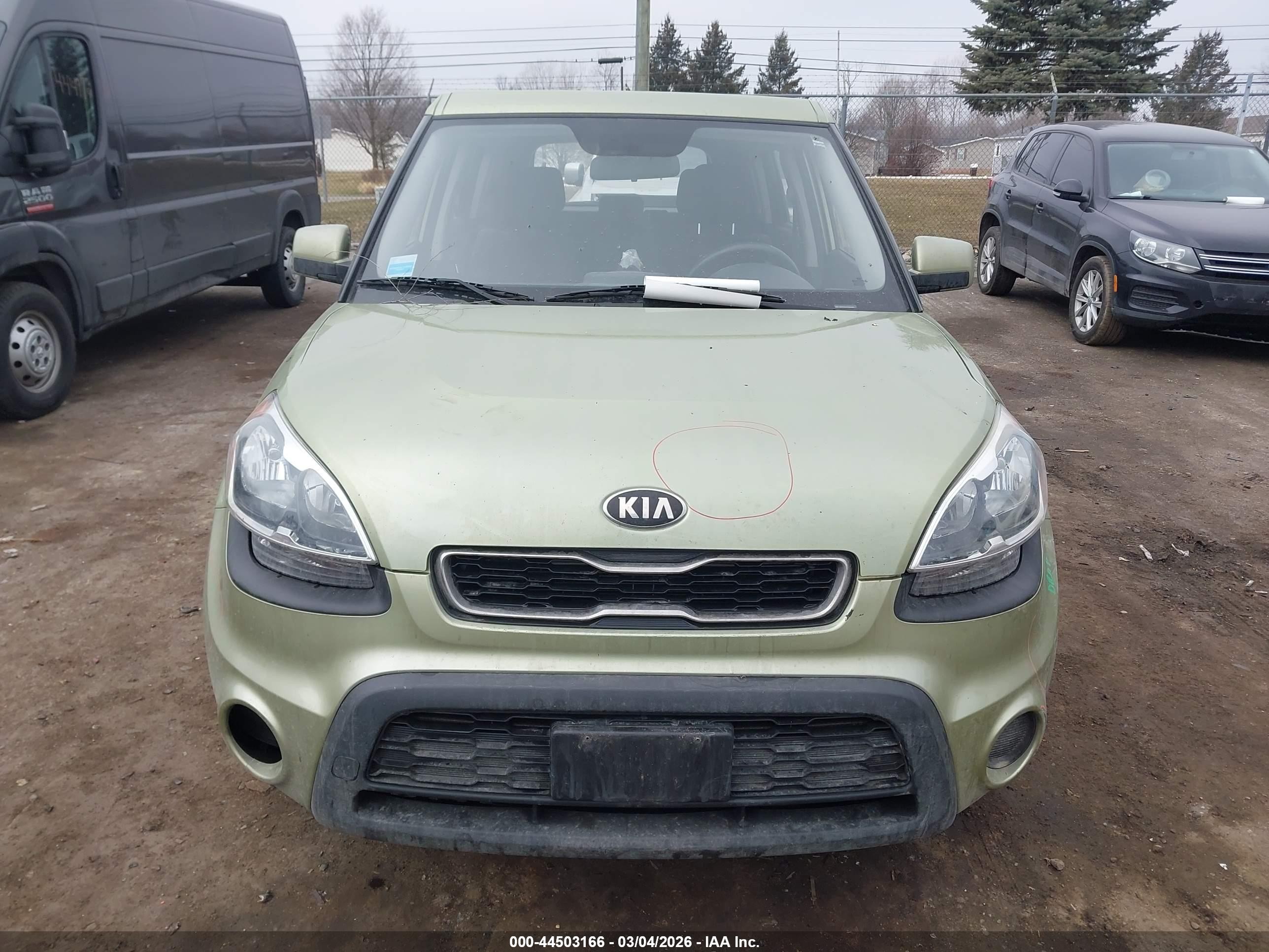 2013 Kia Soul   Green vin: KNDJT2A57D7576683