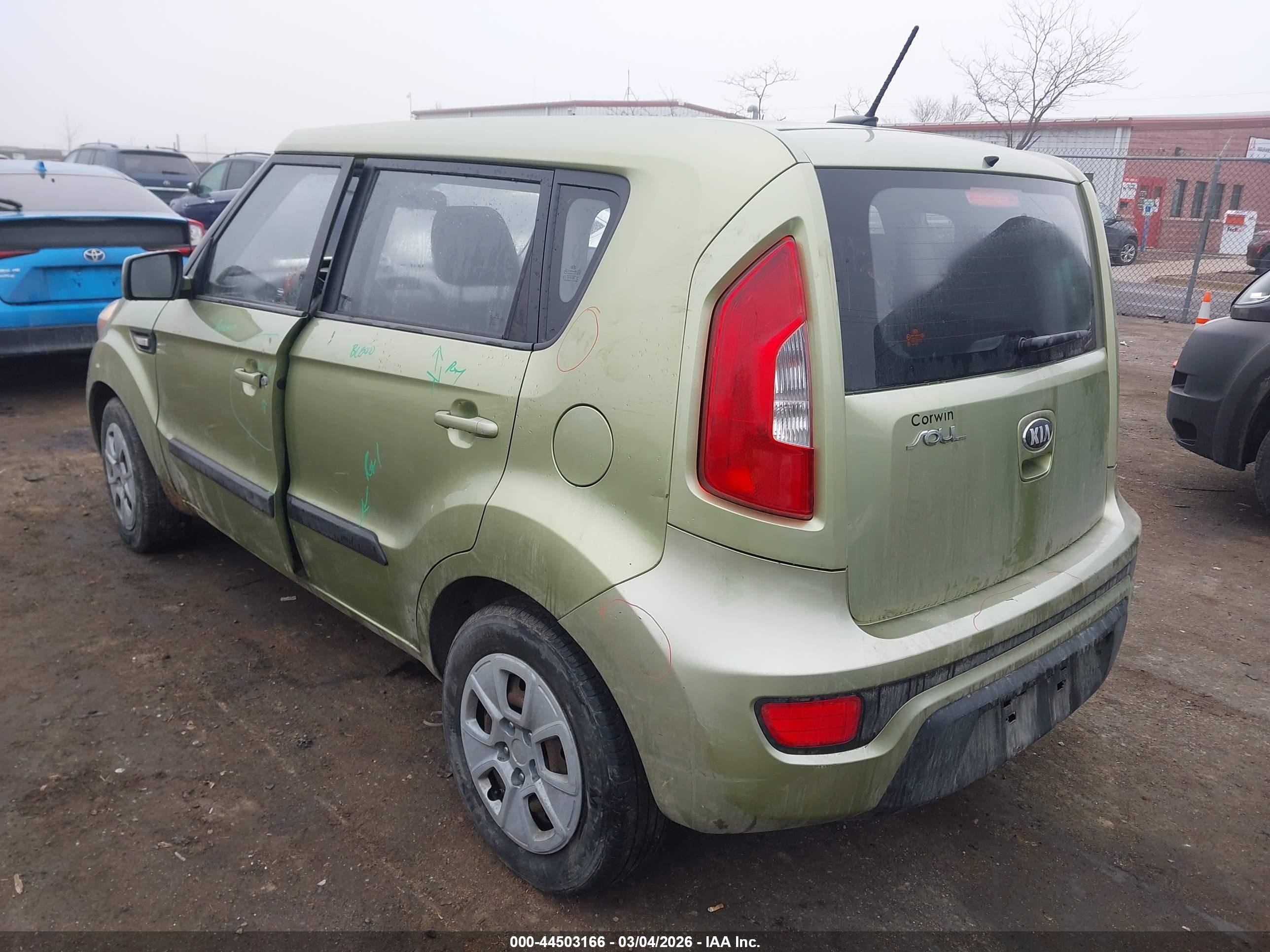 2013 Kia Soul   Green vin: KNDJT2A57D7576683