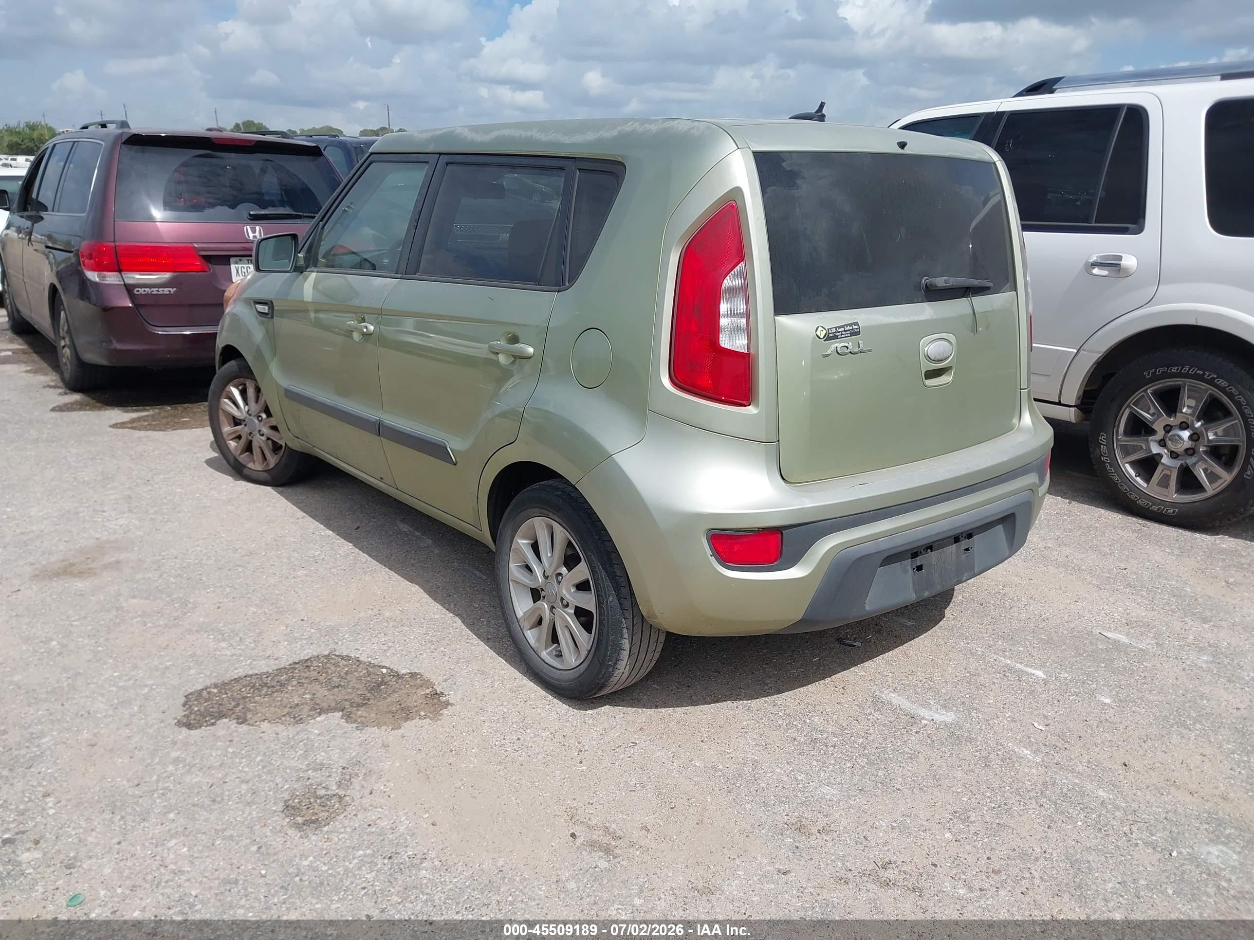 2013 Kia Soul   Зеленый vin: KNDJT2A57D7603977