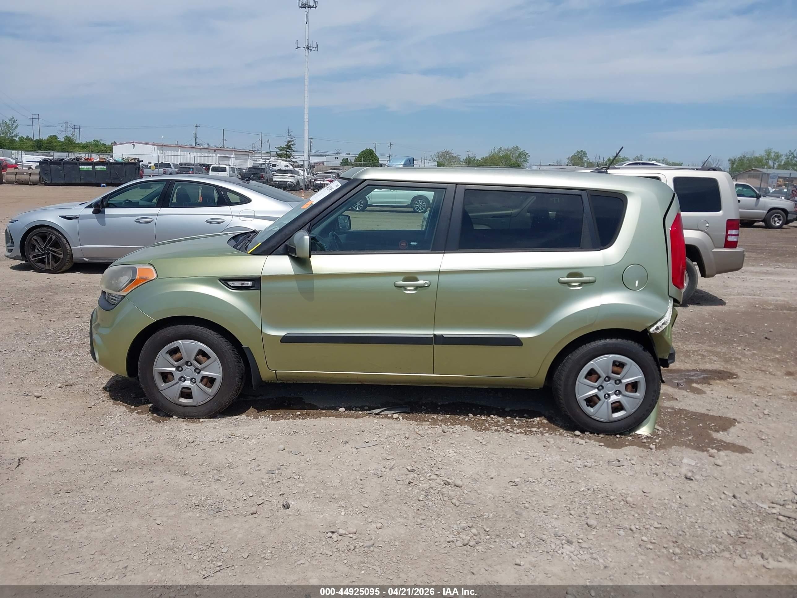2013 Kia Soul   Green vin: KNDJT2A57D7612372