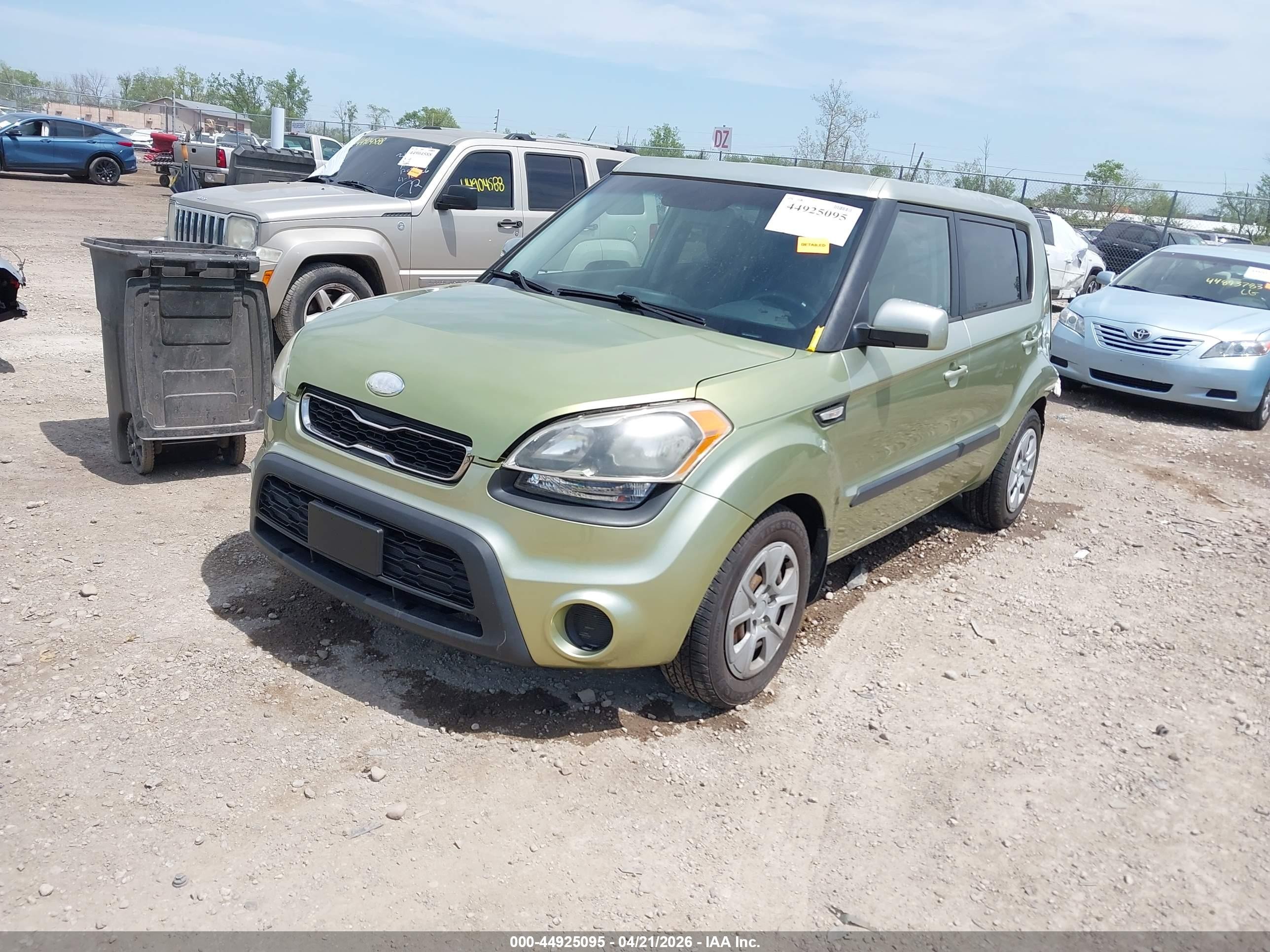2013 Kia Soul   Green vin: KNDJT2A57D7612372