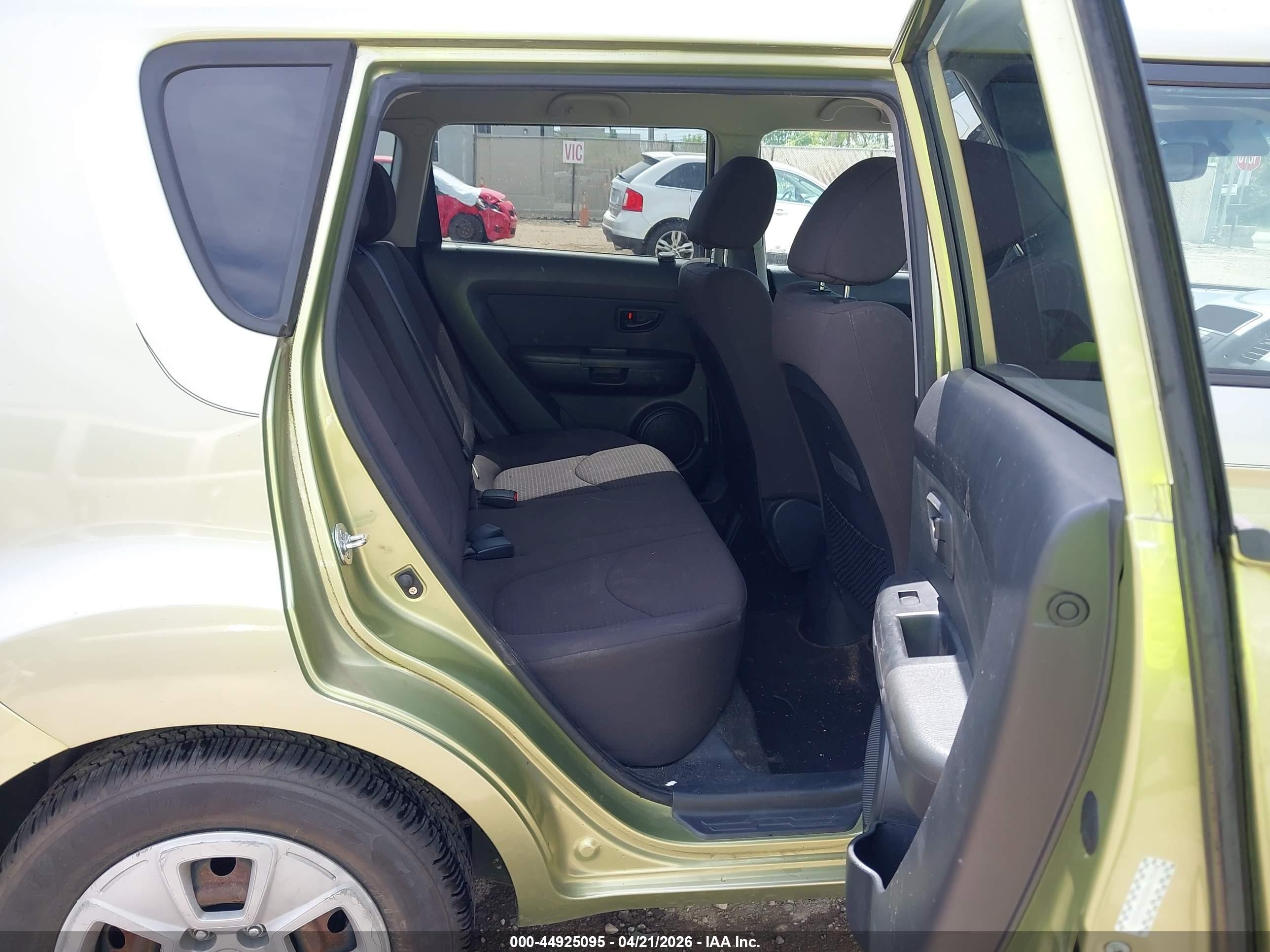2013 Kia Soul   Green vin: KNDJT2A57D7612372