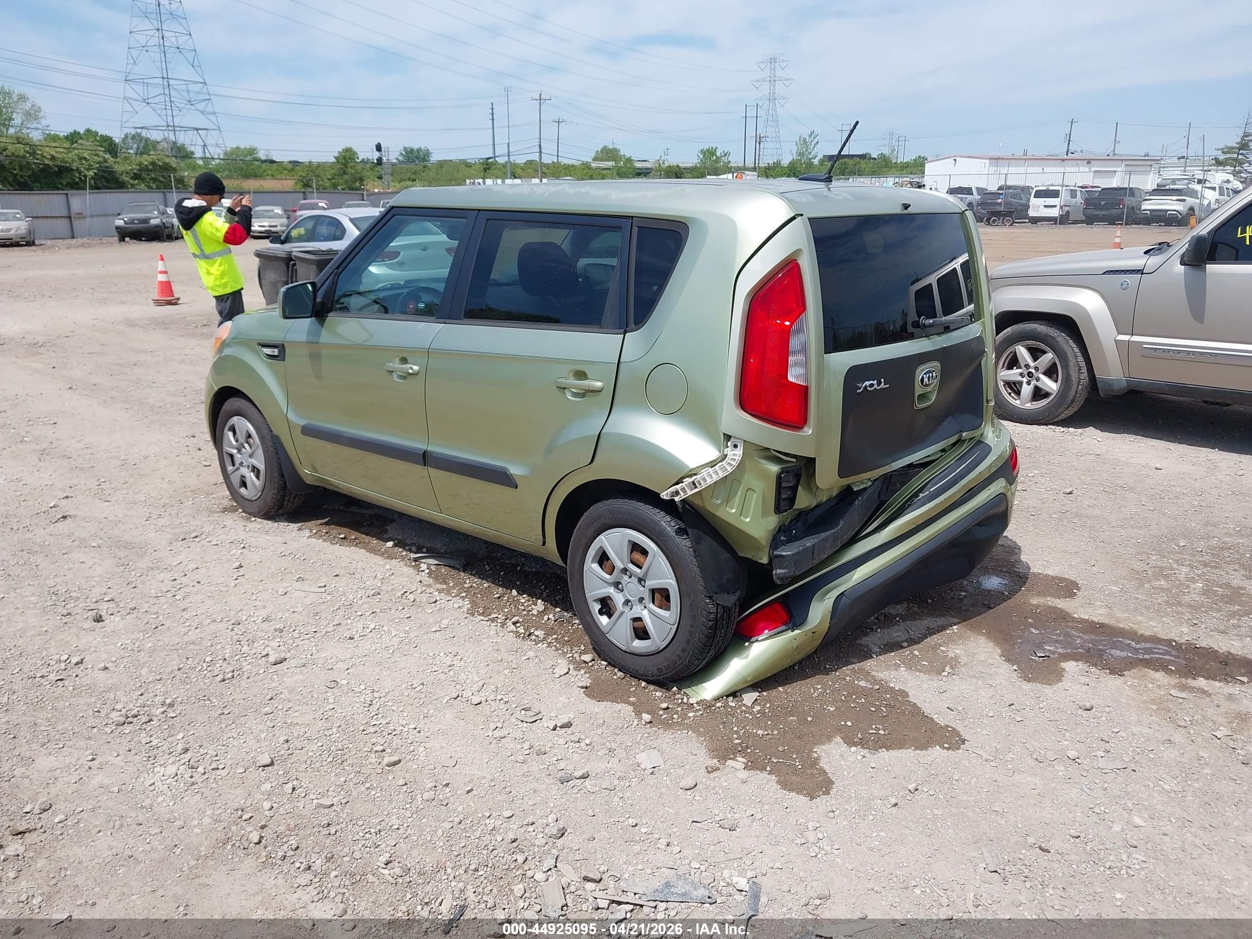 2013 Kia Soul   Green vin: KNDJT2A57D7612372