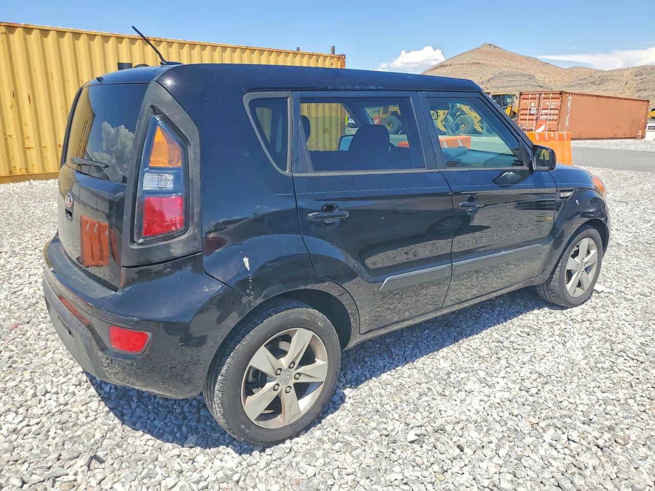 2013 Kia Soul Base Black vin: KNDJT2A57D7613263