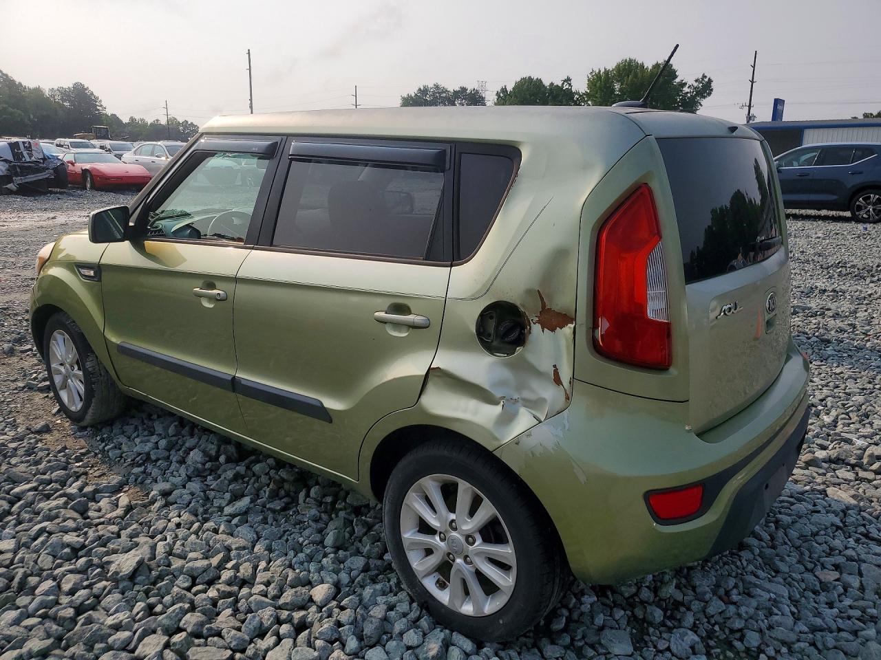2013 Kia Soul Base Green vin: KNDJT2A57D7615286