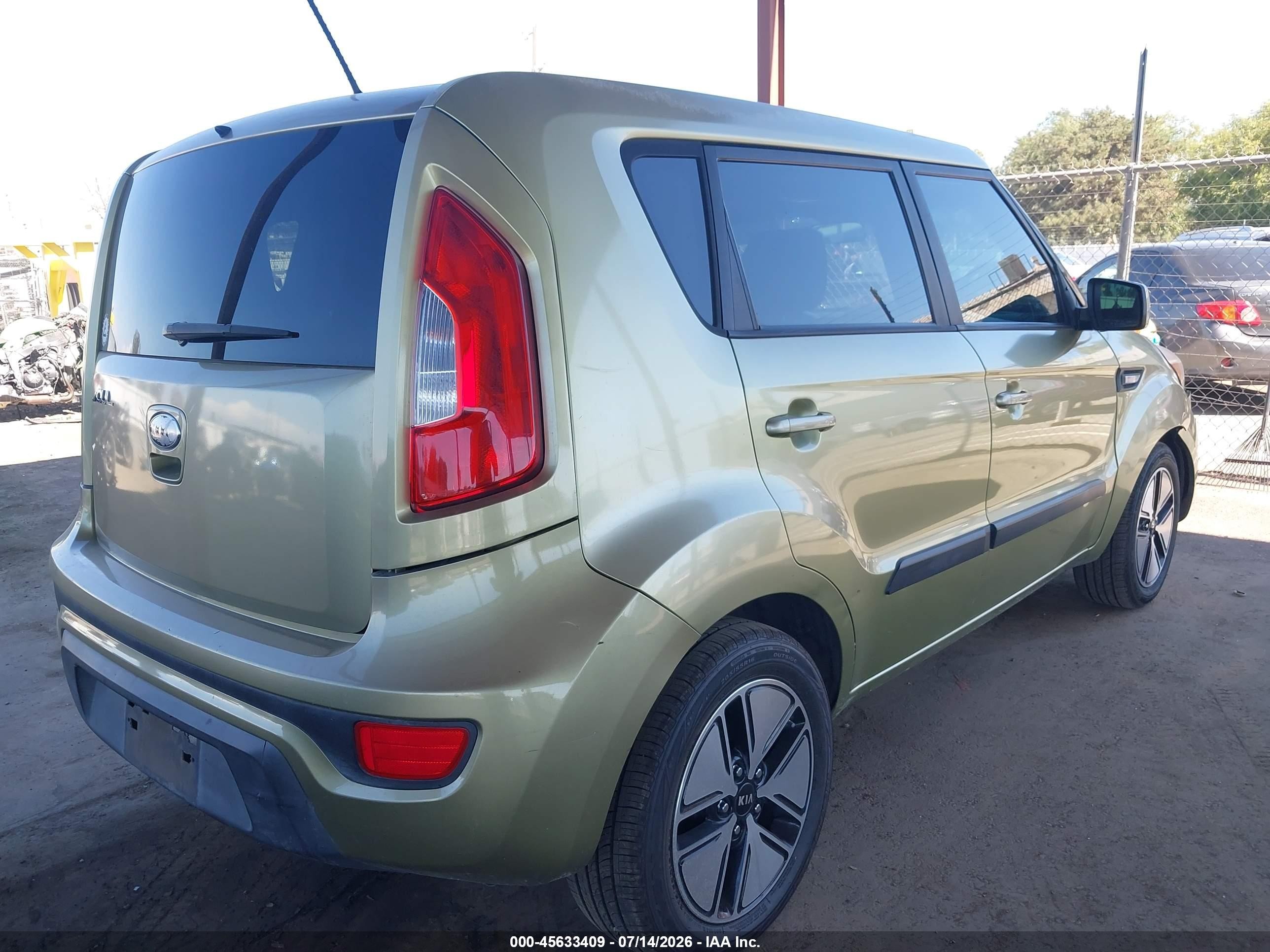 2013 Kia Soul   Зеленый vin: KNDJT2A57D7624277