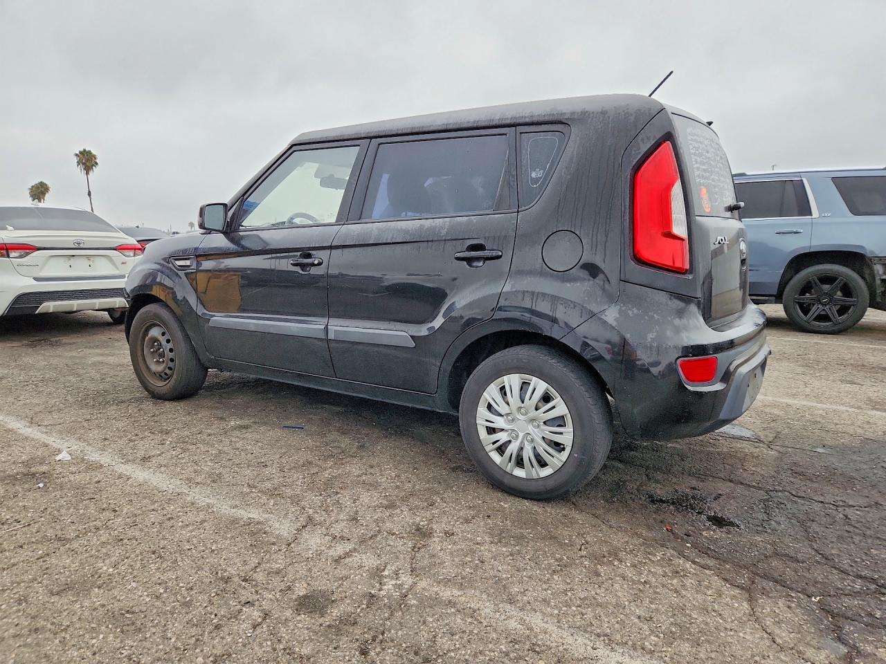 2013 Kia Soul Base Black vin: KNDJT2A57D7752177