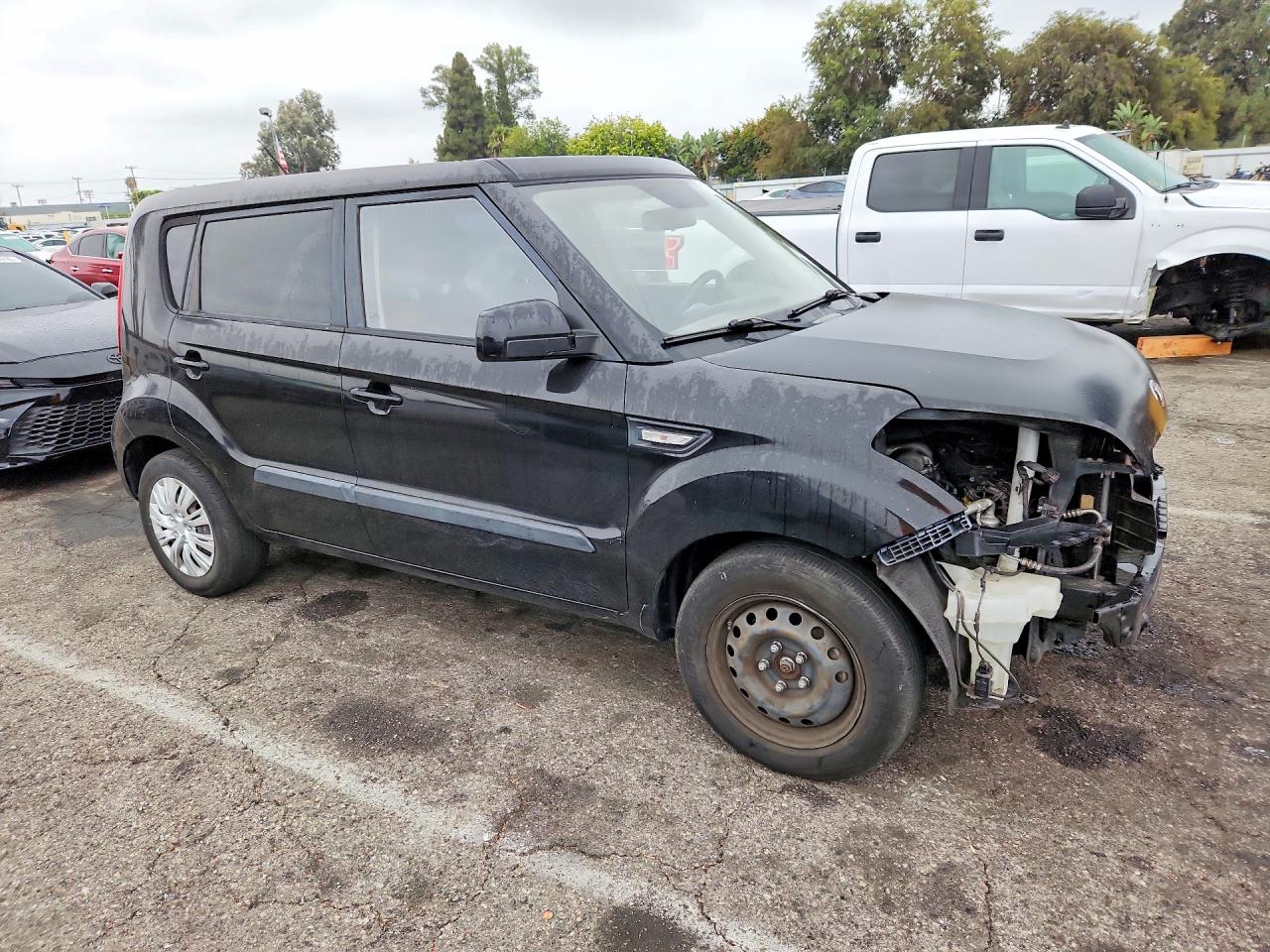 2013 Kia Soul Base Black vin: KNDJT2A57D7752177