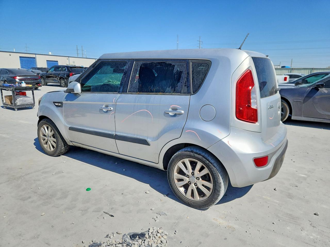 2013 Kia Soul Base Silver vin: KNDJT2A57D7754351