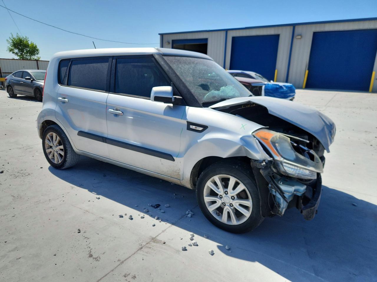 2013 Kia Soul Base Silver vin: KNDJT2A57D7754351