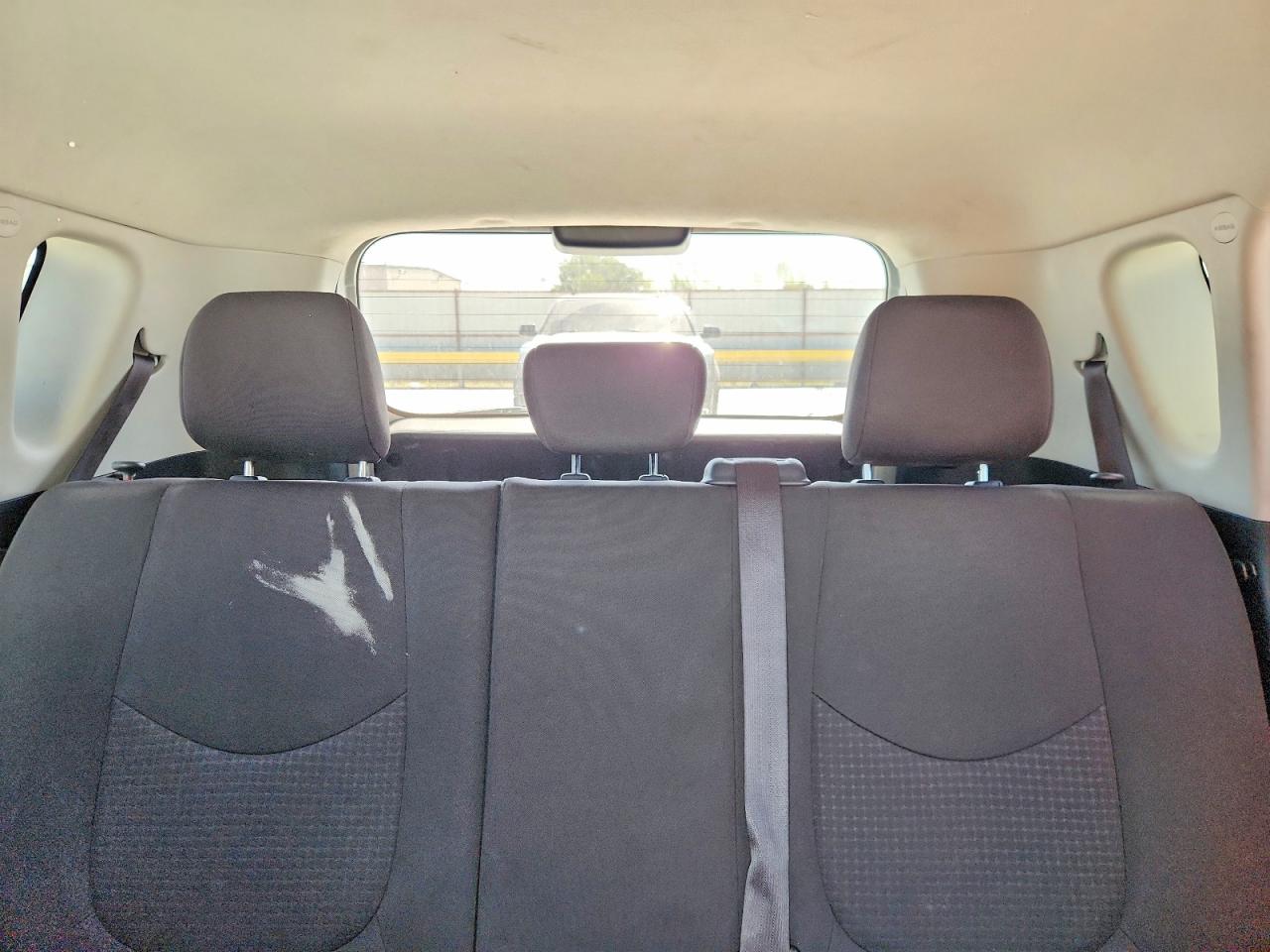 2013 Kia Soul Base Silver vin: KNDJT2A57D7754351