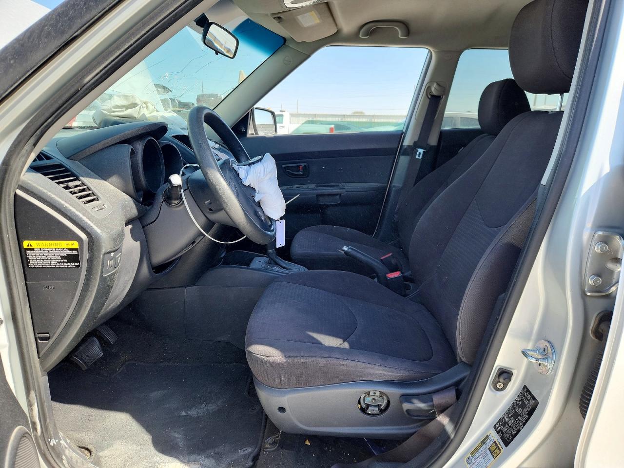 2013 Kia Soul Base Silver vin: KNDJT2A57D7754351