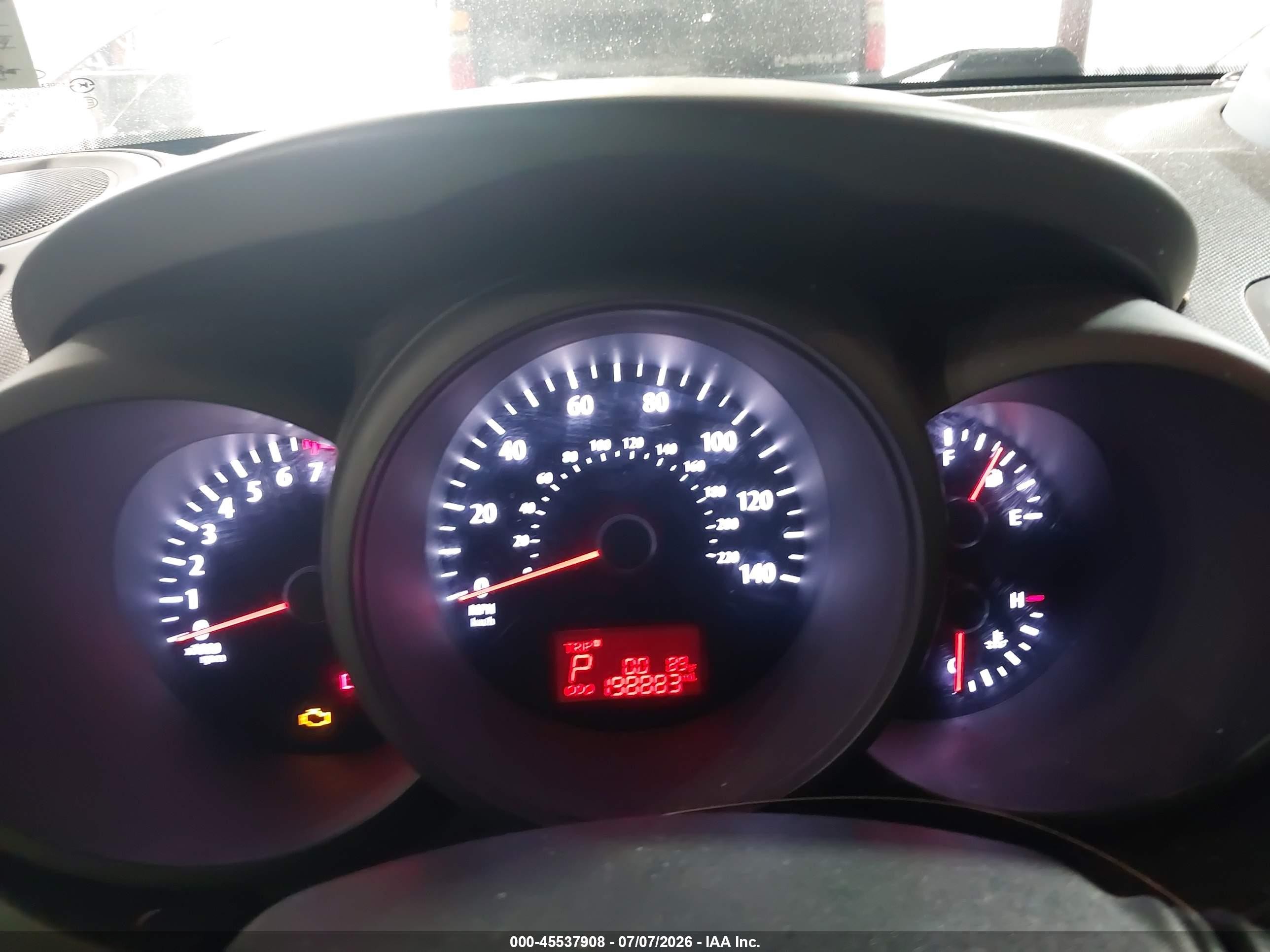 2013 Kia Soul   White vin: KNDJT2A57D7769397