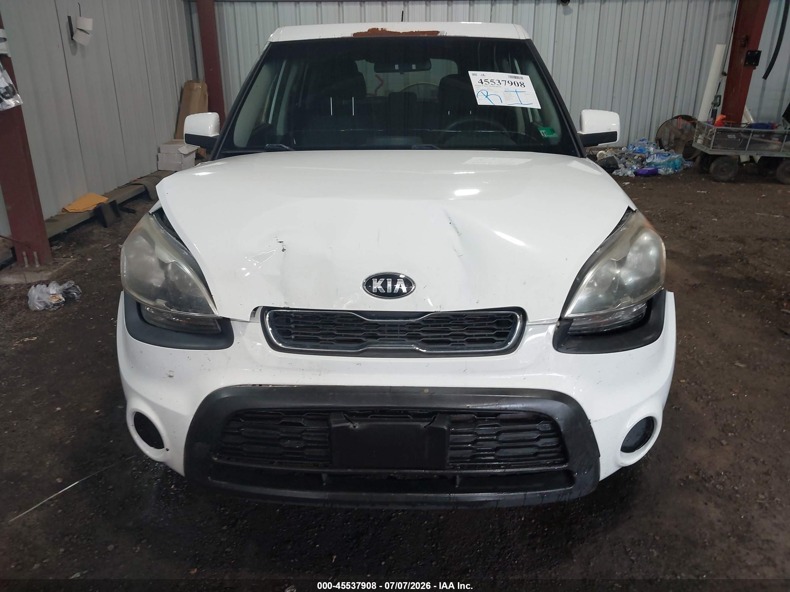 2013 Kia Soul   White vin: KNDJT2A57D7769397